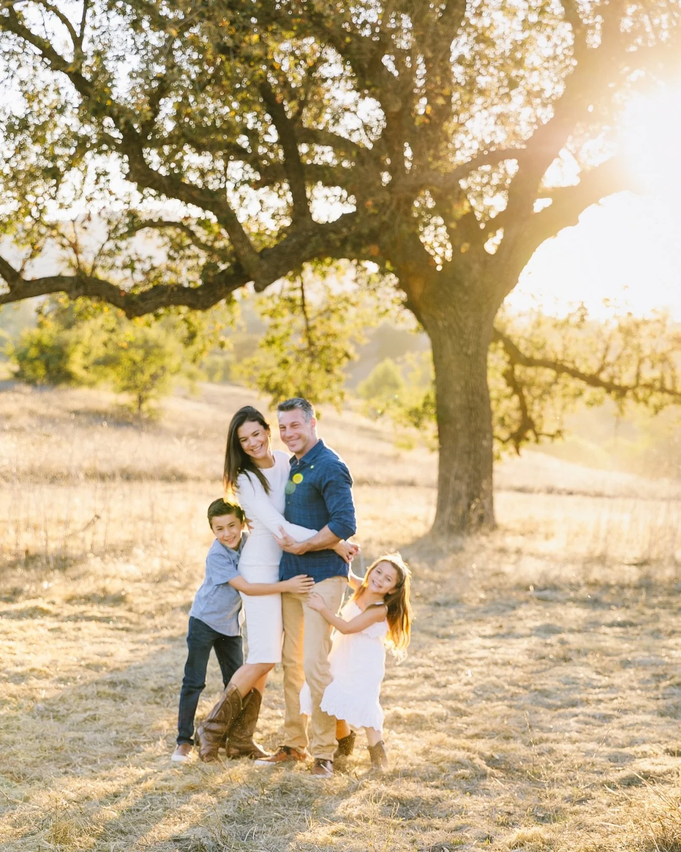 Golden summer days are coming our way ☀️ 

And believe it or not people are starting to secure their fall family spots in preparation for holiday cards!

I know it sounds coocoobananas BUT also is Maycember kicking anyone else&rsquo;s butt?! 

I&rsqu