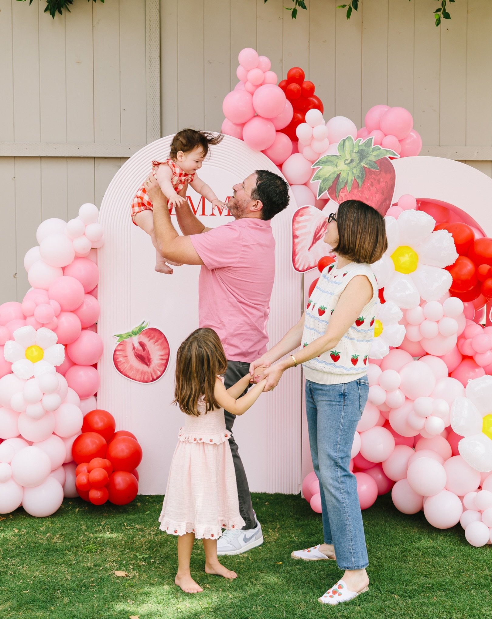 Sometimes you meet a family that instantly feels like home. 
I met Jess at her first daughter&rsquo;s birthday party a couple years back and we&rsquo;ve been doing family sessions ever since. They&rsquo;re the sweetest, warmest, kindest. Even her mom