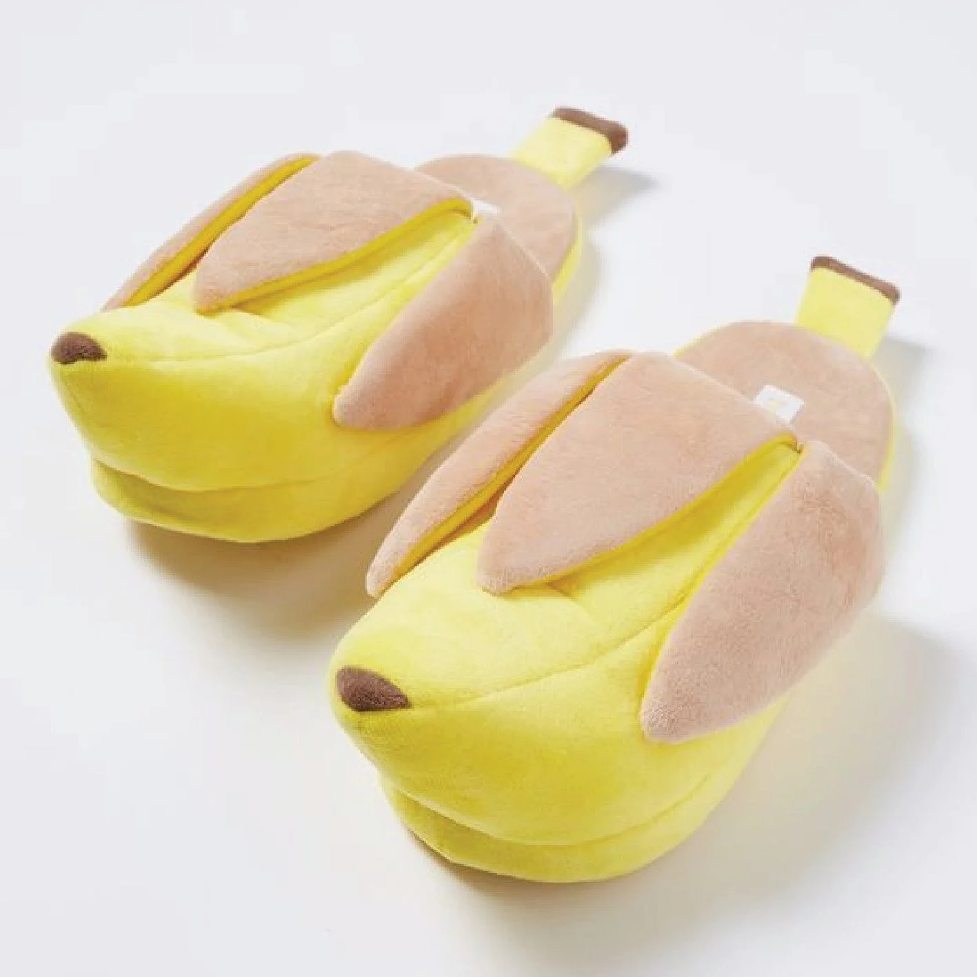 ⁠
✨For the grown-ups who refuse to grow up 🦄🍩🦈⁠
⁠
Plush slippers and squishy cushions shaped like all your fave throwbacks &mdash; bananas, burgers, strawberries, sharks, donuts, unicorns&hellip; basically, everything your inner child has been cra