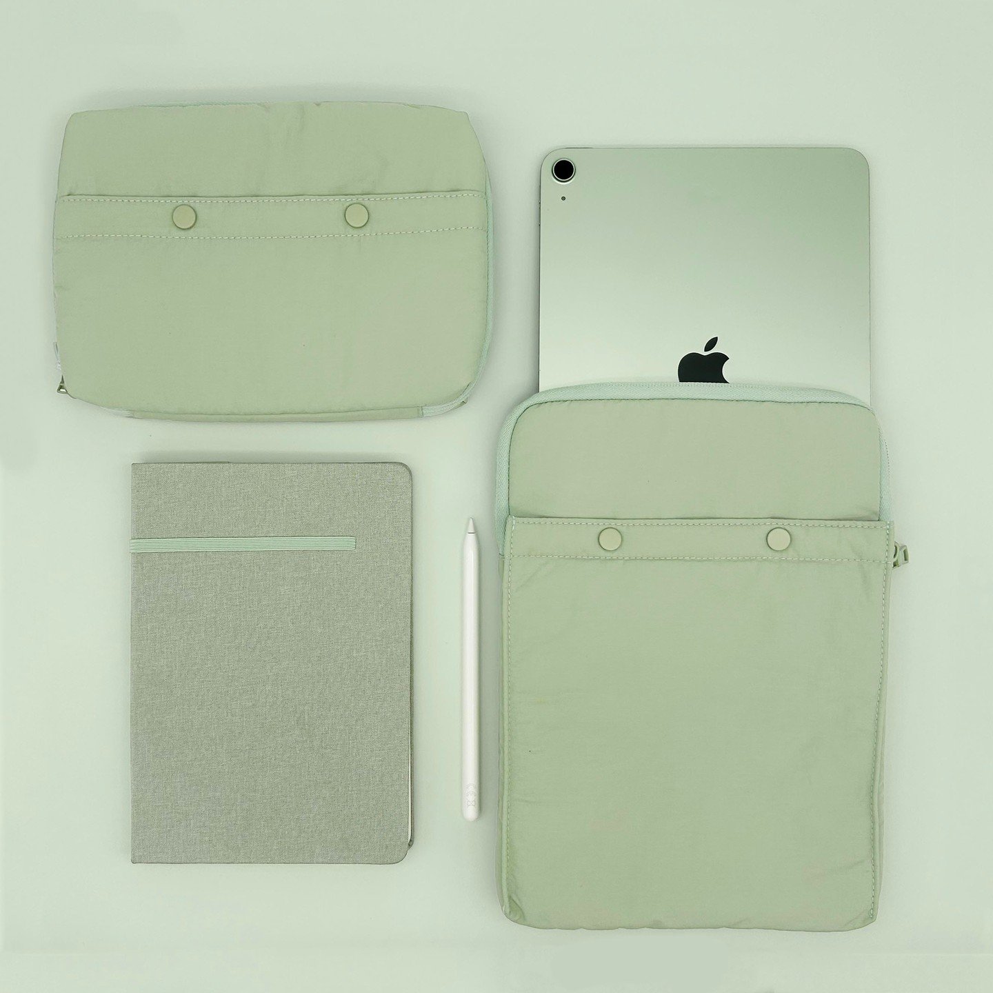 ⁠
Tech&hellip; but make it chic 💻✨⁠
⁠
This nylon tech range for FBP was designed around padded protection, clean functionality and elevated minimalism &mdash; balancing practicality with a sleek, fashion-forward feel.⁠
⁠
The goal was to create acces