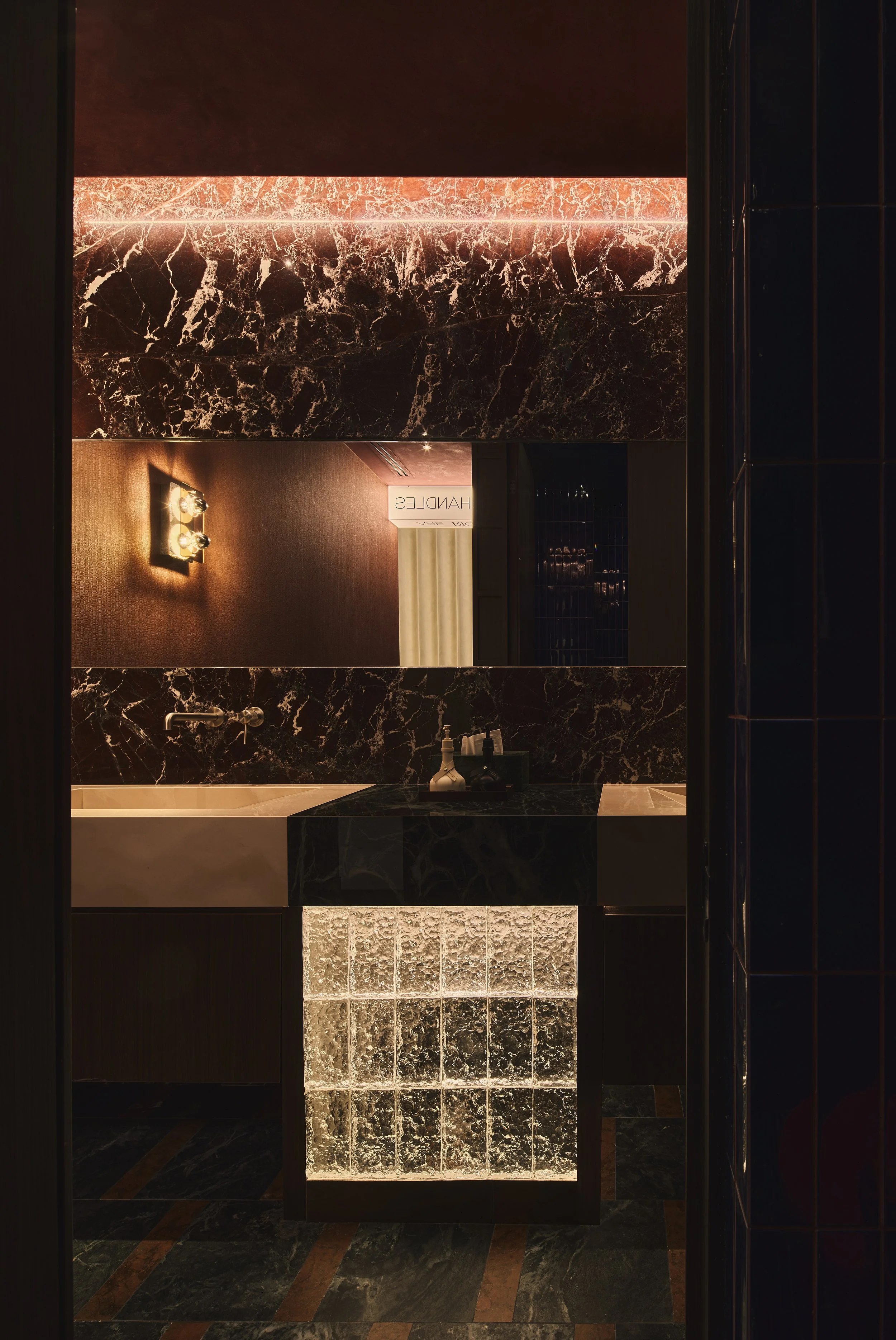 ofthebox showroom 2 40.jpg