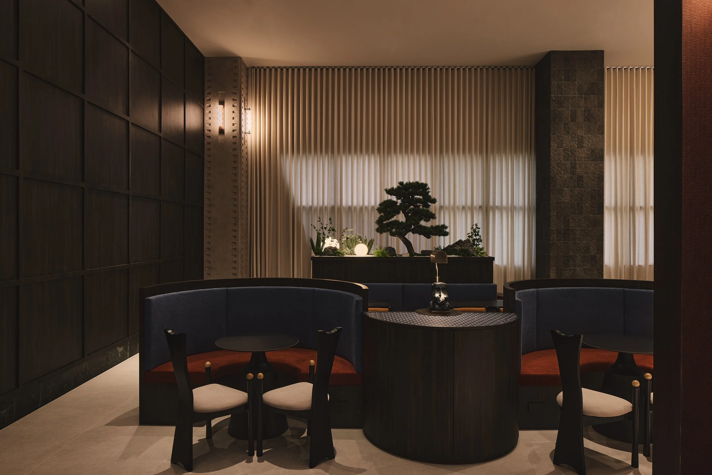 ofthebox showroom 2 09.jpg