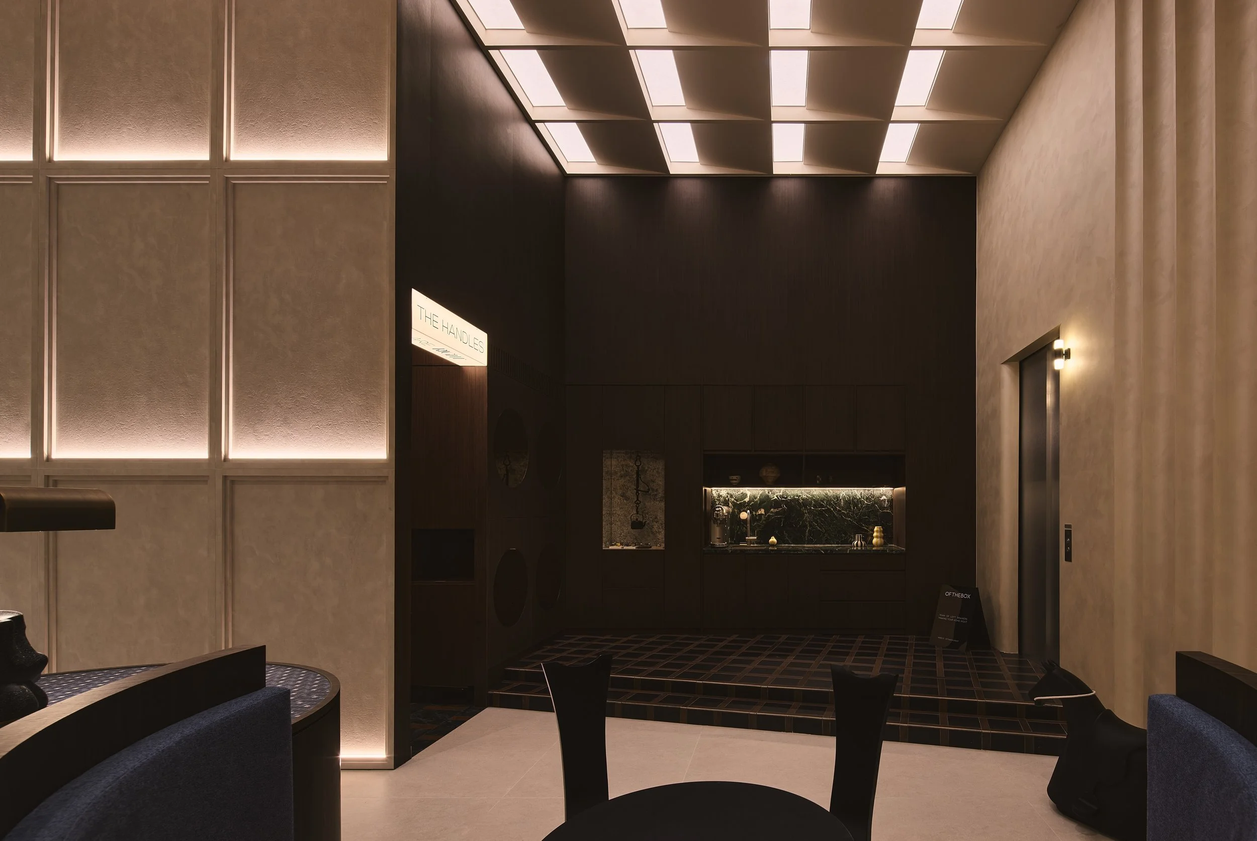 ofthebox showroom 2 05.jpg