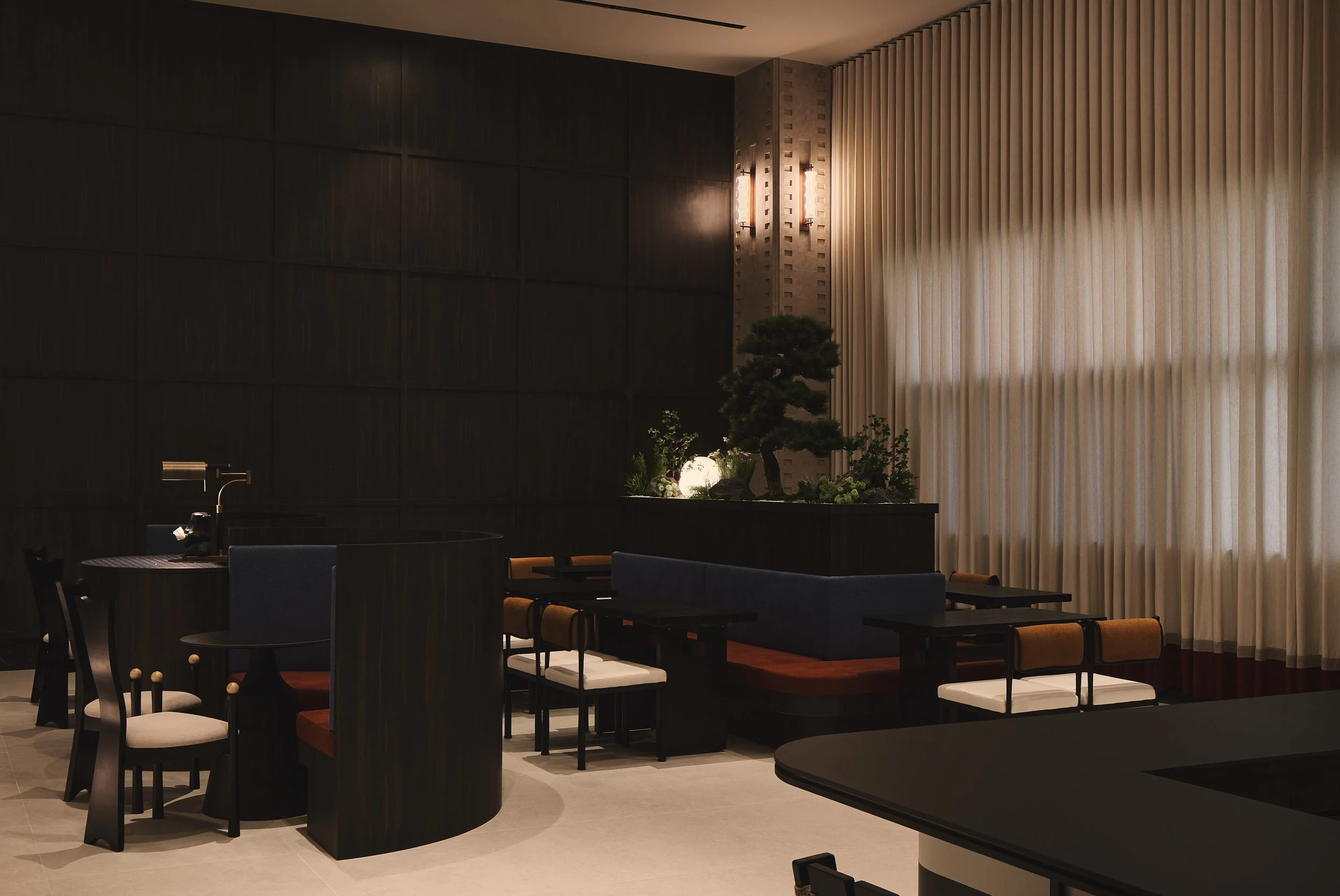 ofthebox showroom 2 08.jpg