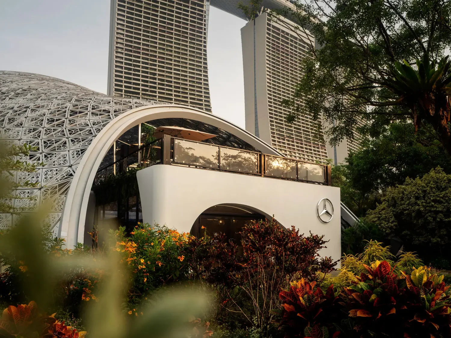 f8b9ff-Mercedes-Benz-Studio-Singapore-2.webp