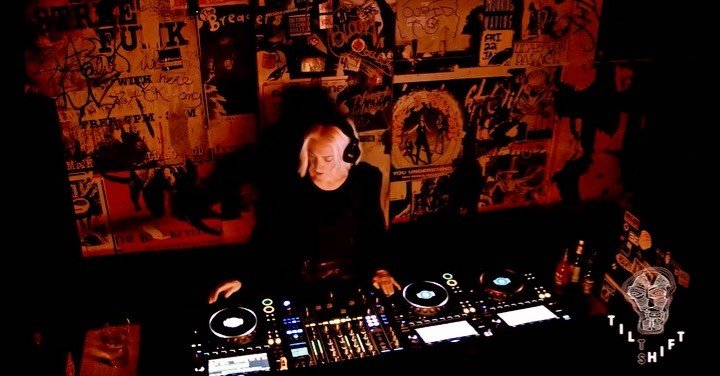 GUERNS&rsquo; MUSIC CHANNEL - recorded live at Guerns! 5 fresh sets uploaded each week. Over 250 sets now available! Pictured: @kiti808 B2B @xanthraxx3x !! Let them cook! YouTube &amp; Twitch link in bio! Follow 👉 @tilt.shift.party