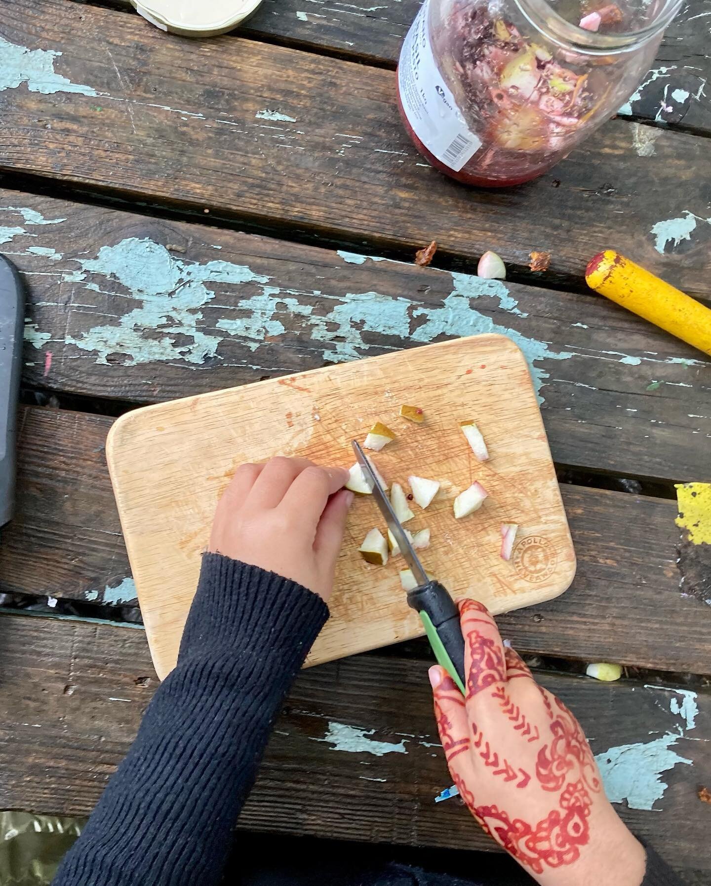 Gloriously muddy, wet, September days playing outside 💜💚 making potions, leaf printing, digging holes and filling buckets w mud! 

We are delivering free play, forest school inspired sessions to our local primary school this month. Feeling grateful