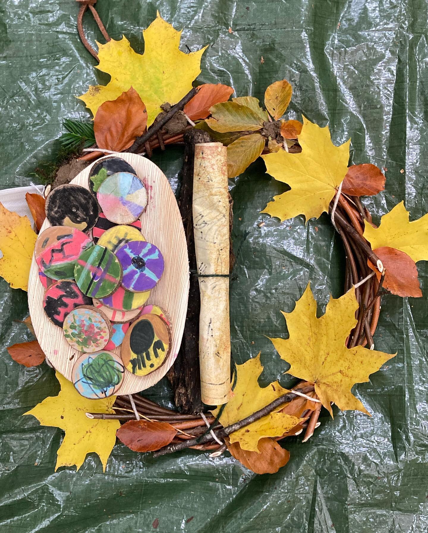 Last week we marked the end of Phase 5 of The Nest at Pollok Park by decorating a wreath with mementoes from the woods, creating wooden tokens, making leaf garlands, broomsticks, face painting, dens, jailbreak, microscopes, mushroom ID, the wild moon