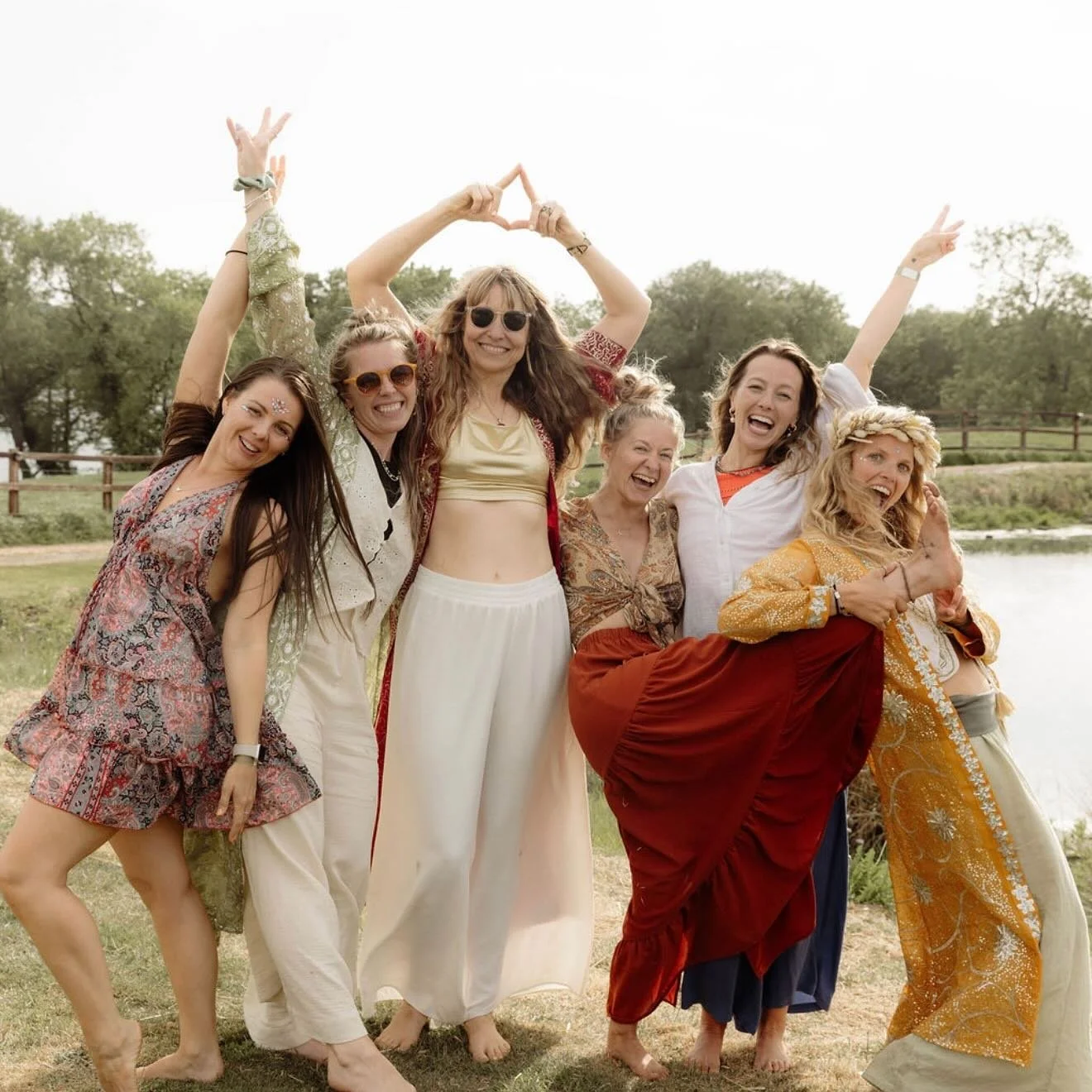 A moment to honour the forever growing and forever flowing @the.farm.club family 💫What an honour it is to flow alongside you all! 

It&rsquo;s not often about the places you go but instead the people you meet and these beautiful bunch are practicall