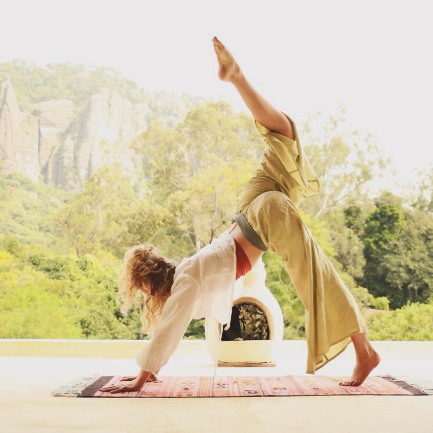 To flow freely is such a beautiful experience 

Everything in nature is in flow 
The ocean ebbs and flows
The trees grow and then the leaves fall
The moon and the sun are constantly dancing with each other 
The planets are in a constant state of mome