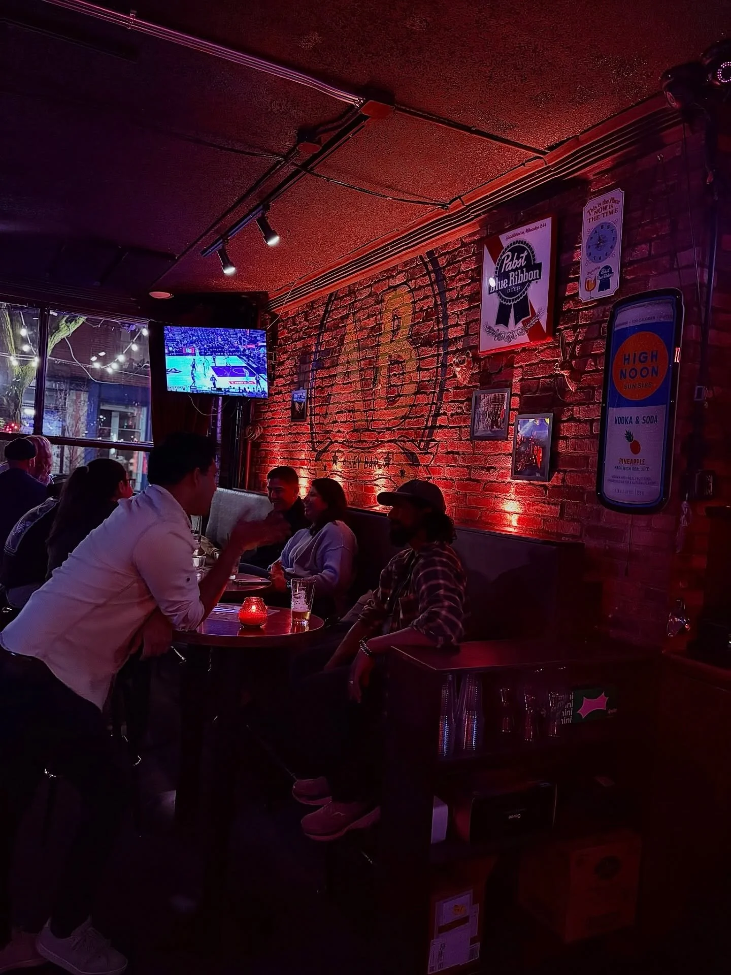 Alley Bar weekend vibes ❤️&zwj;🔥