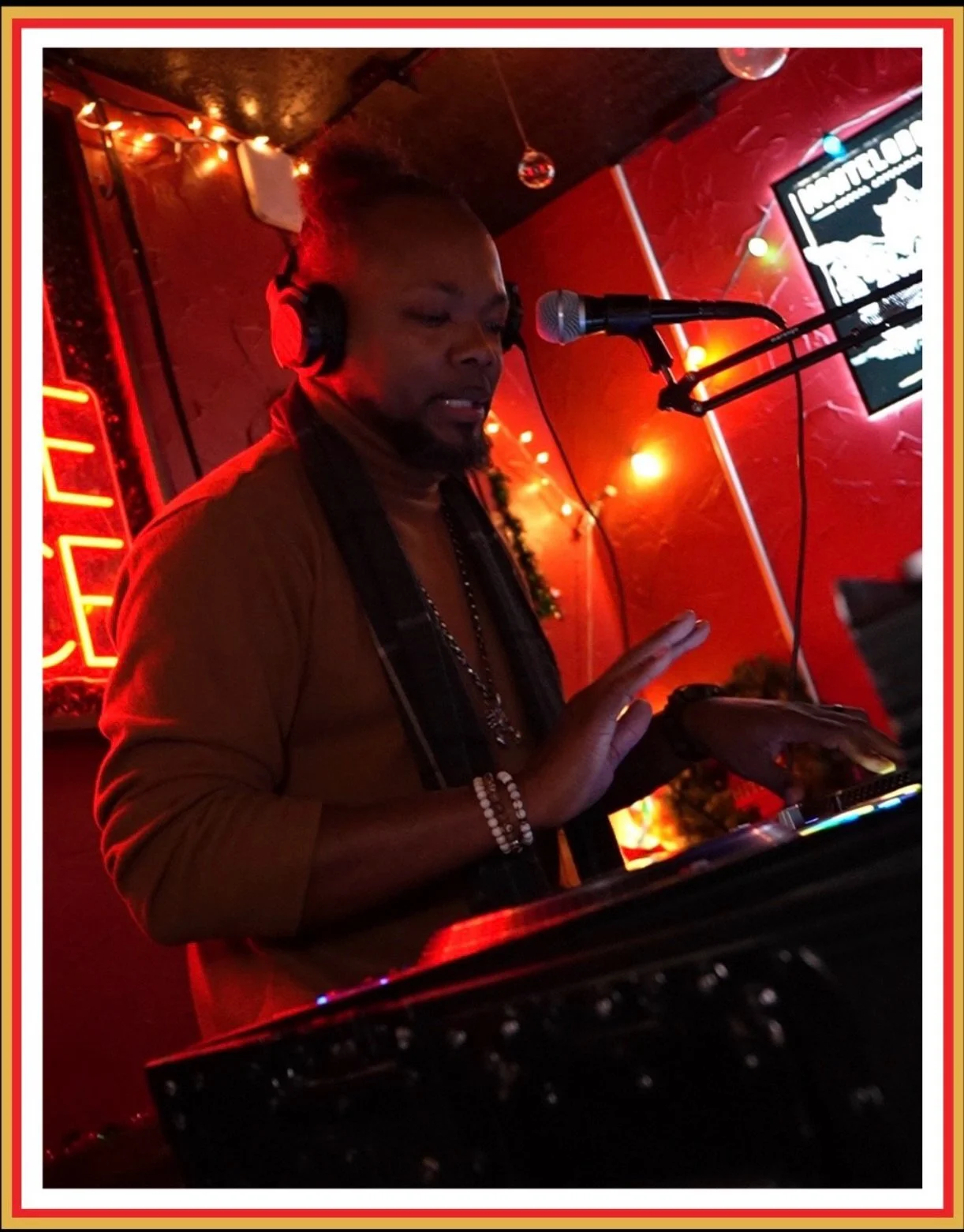 Get ready for Wayback Wednesday! 🙌

Rewind with us to expertly crafted R&amp;B throwback DJ sets performed by local legend @3steez 🤝 

Every Wednesday at Alley Bar from 9PM - 1AM ❤️&zwj;🔥
