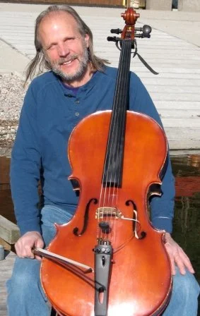 Lee Zimmerman cello in the beer garden
