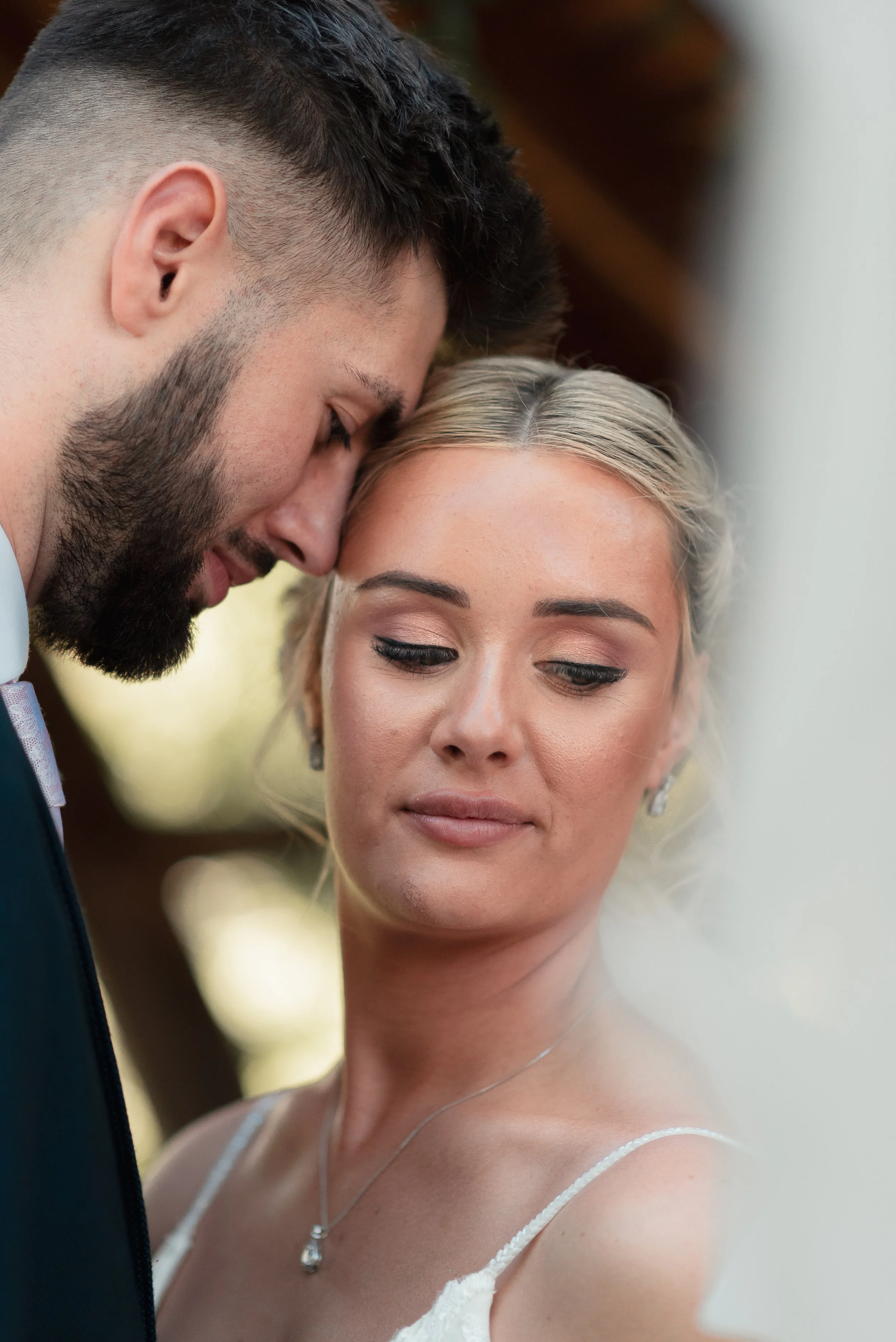 millbridge-court-farnham-wedding-portraits-7.jpg