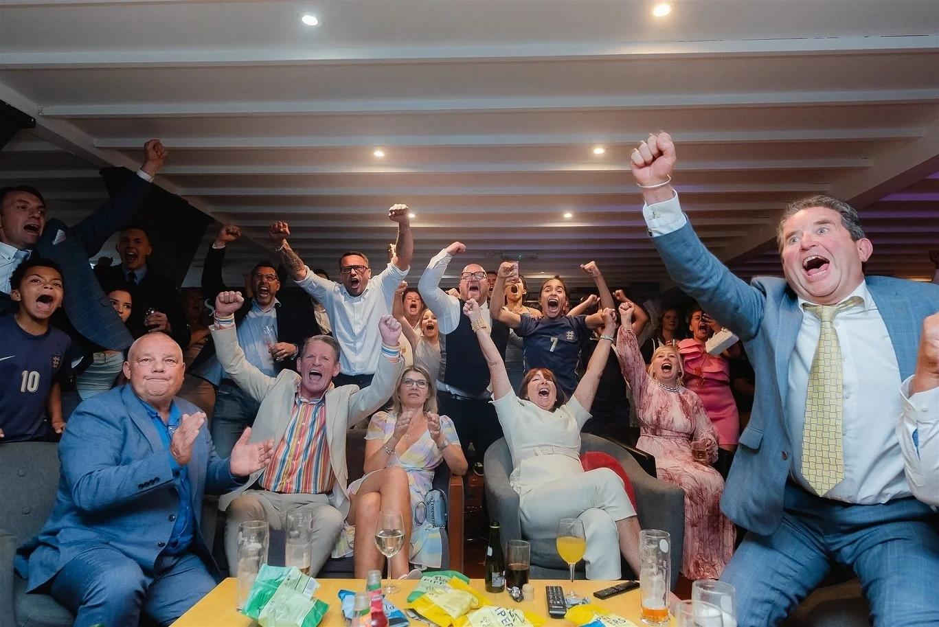 Thank you Pickford ⚽️

#euros #euroswedding #theangelhotel #justmarried #groomcelebrating