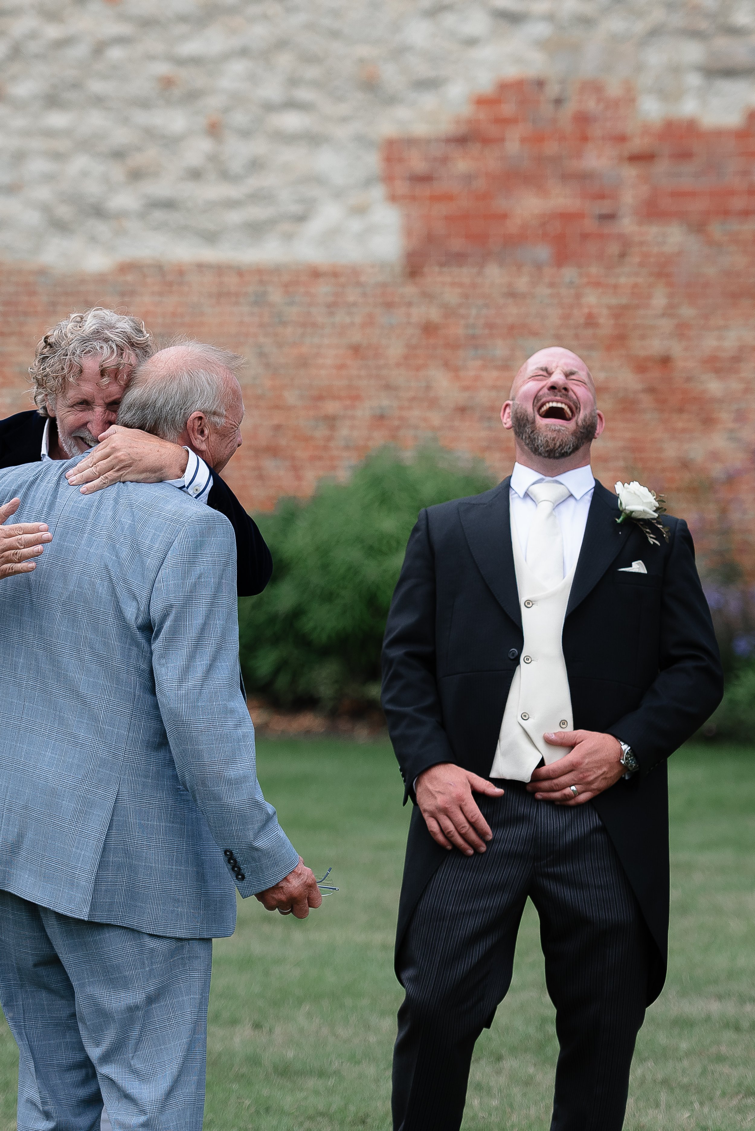 farnham-castle-farnham-wedding-portraits-20.jpg