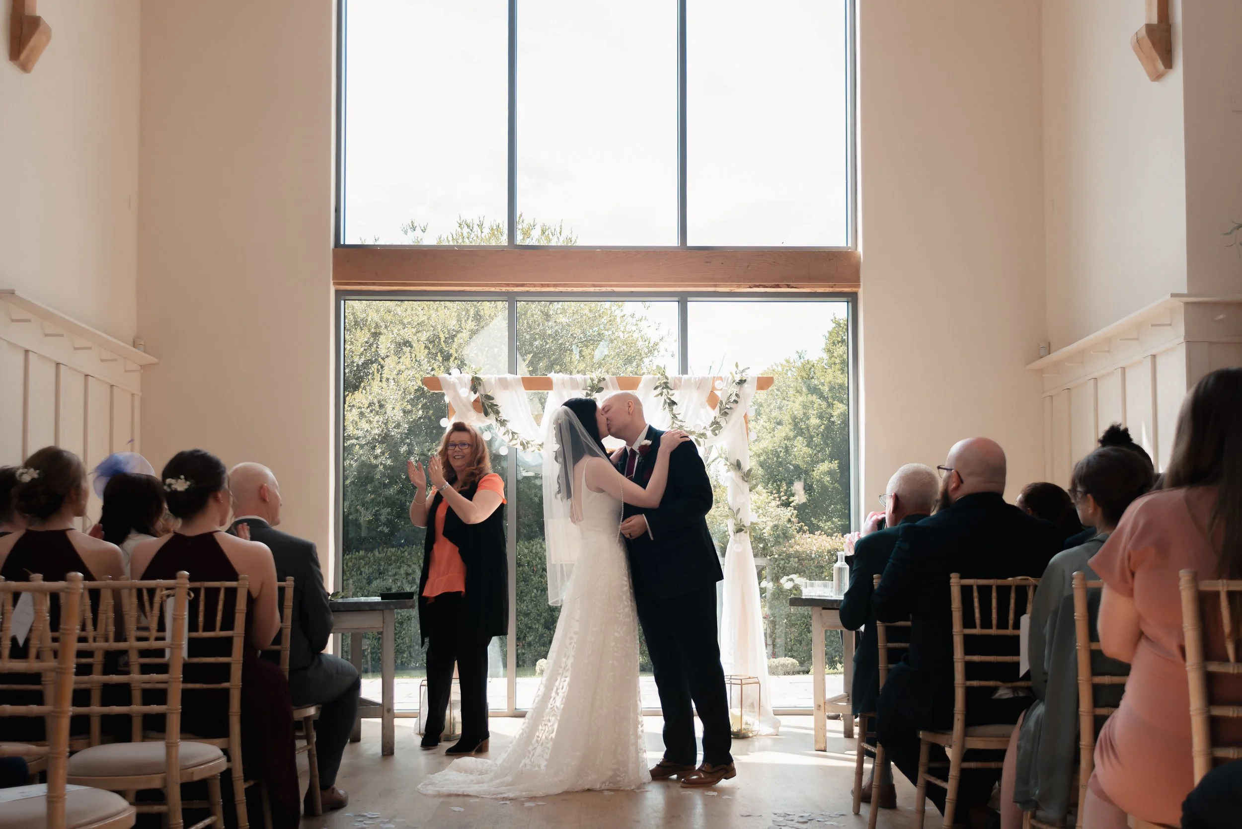 millbridge-court-farnham-wedding-portraits-21.jpg