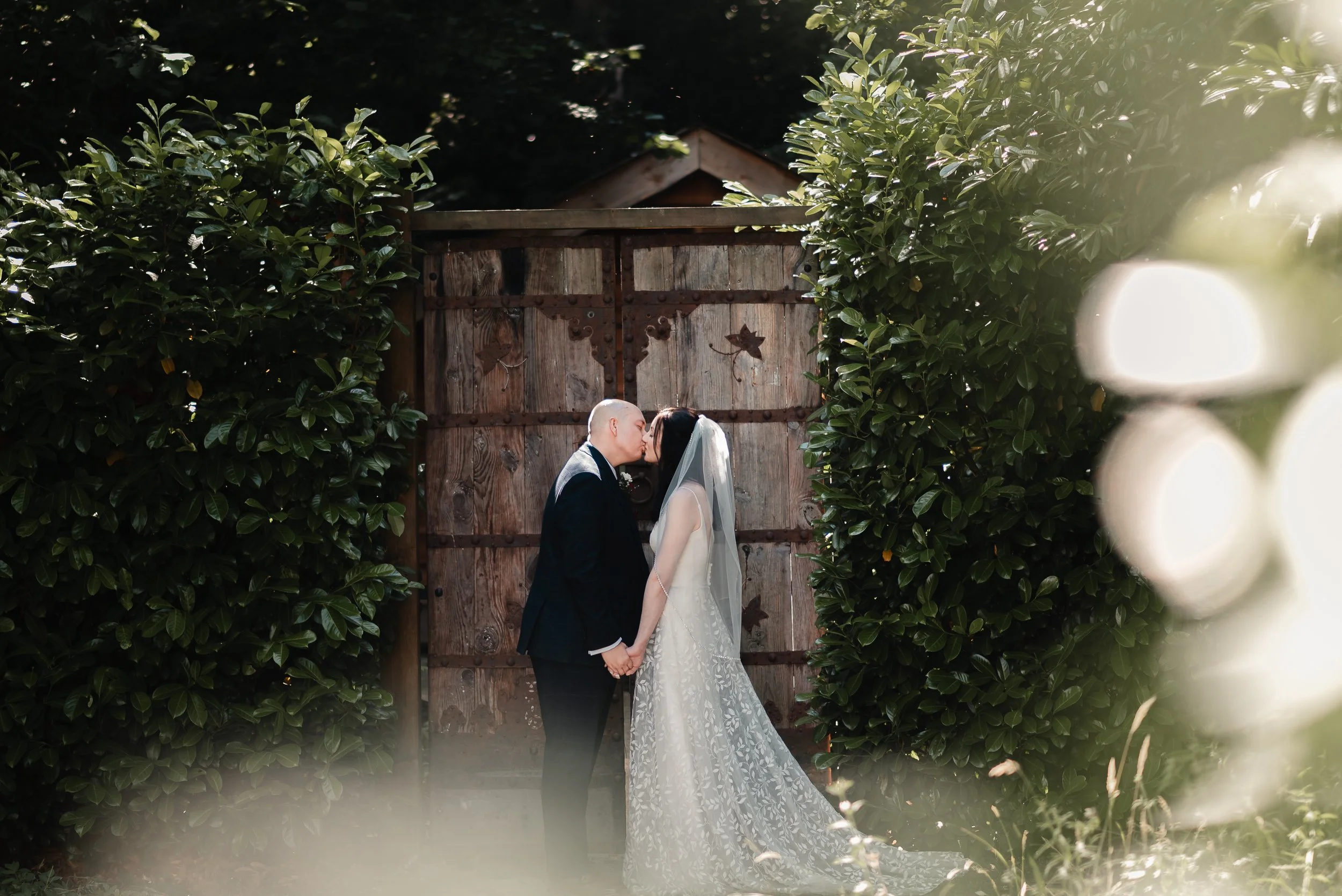 millbridge-court-farnham-wedding-portraits-29.jpg
