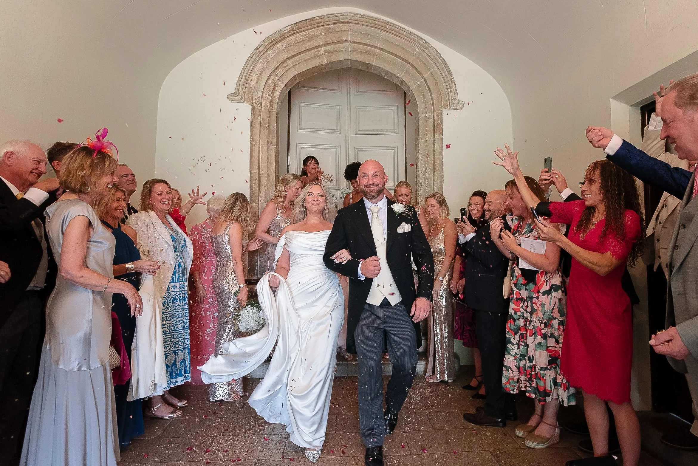 farnham-castle-farnham-wedding-portraits-15.jpg