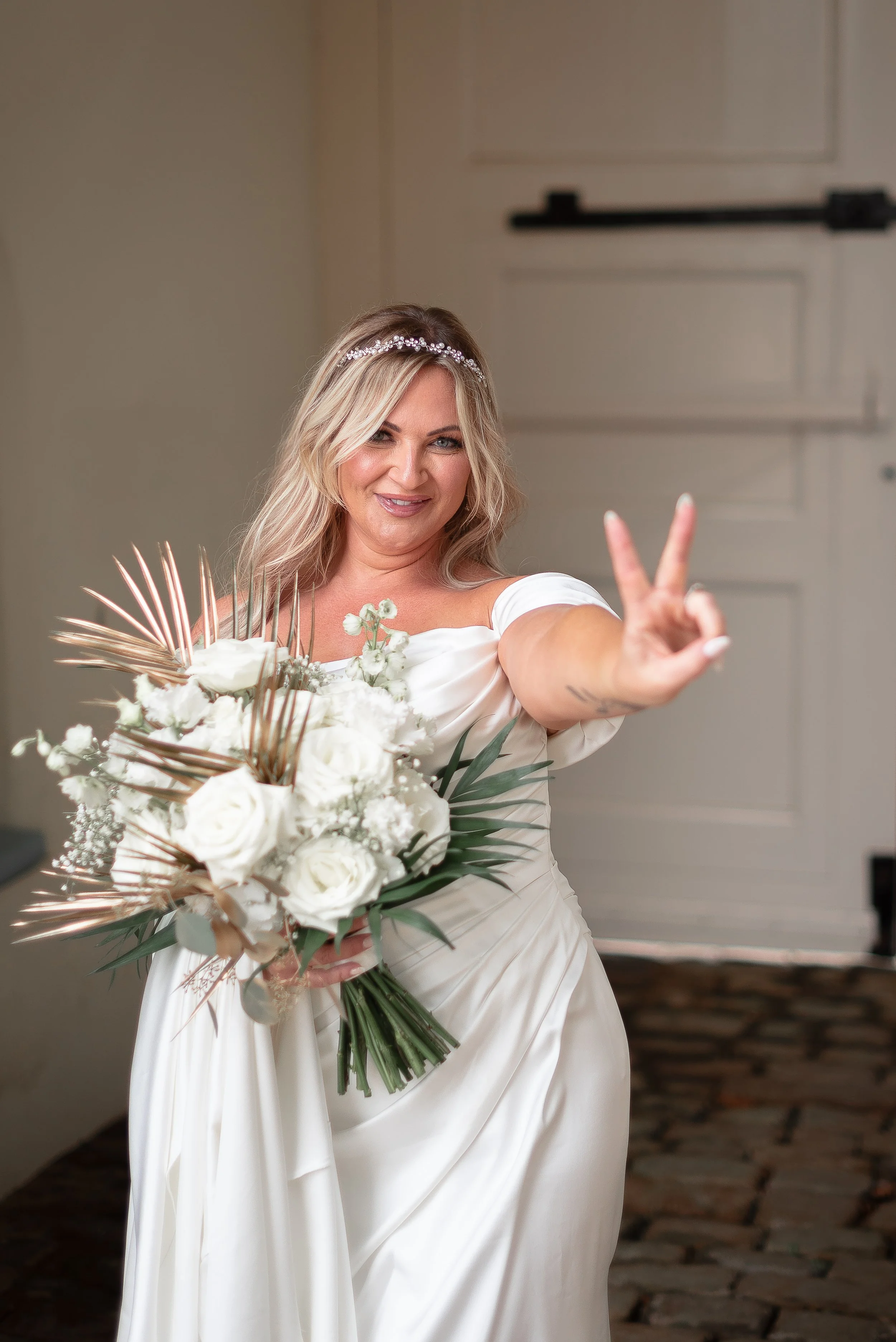 farnham-castle-farnham-wedding-portraits-10.jpg