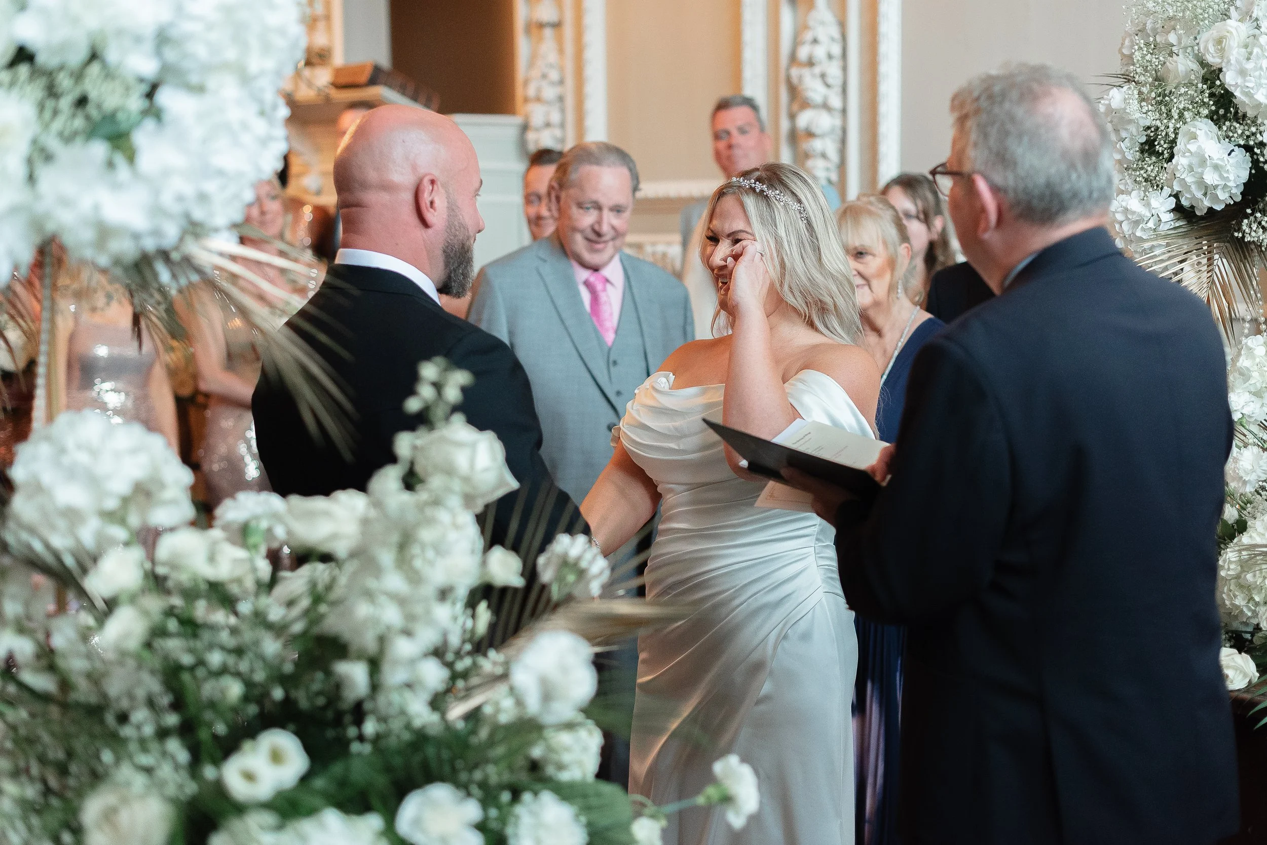 farnham-castle-farnham-wedding-portraits-13.jpg