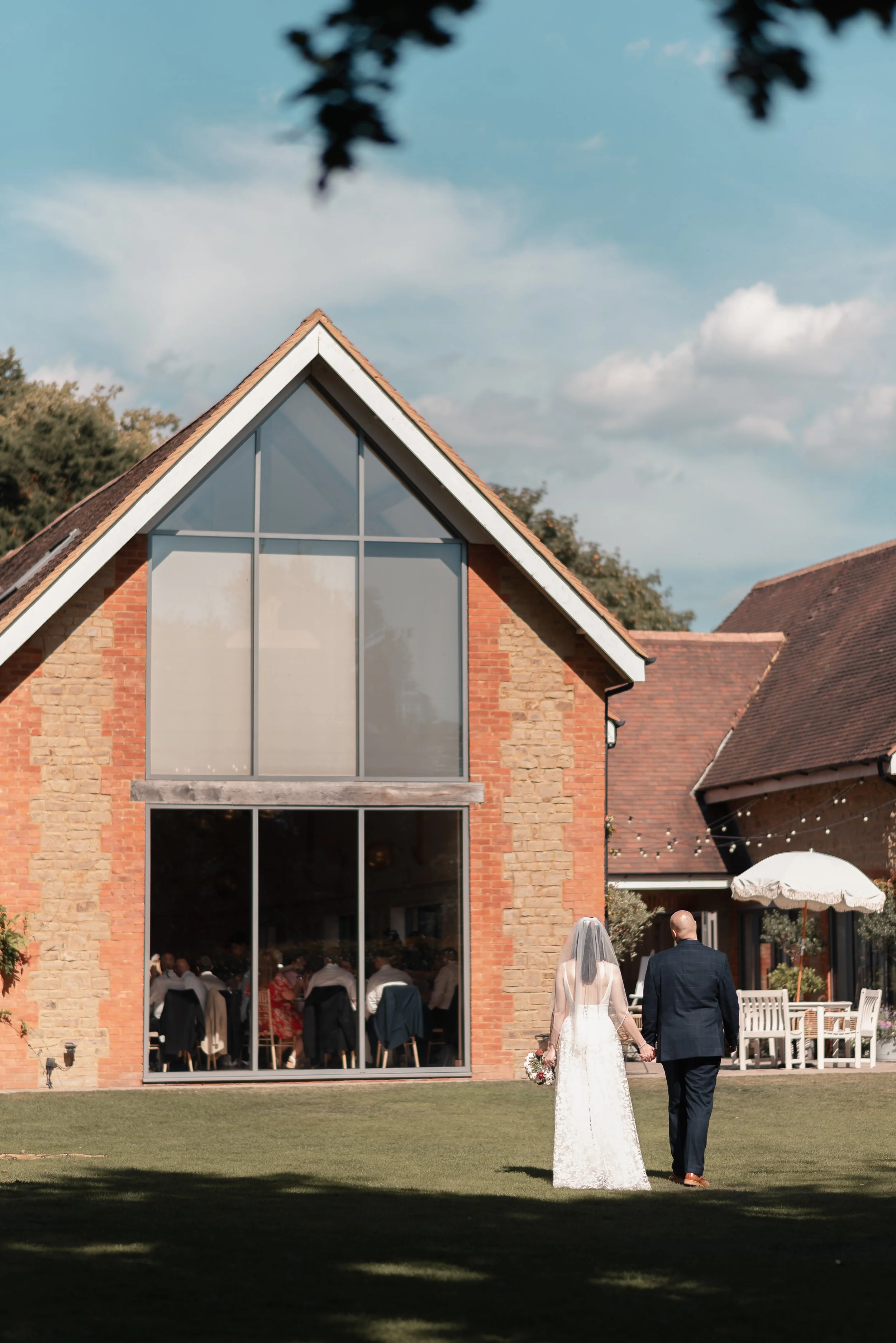 millbridge-court-farnham-wedding-portraits-36.jpg