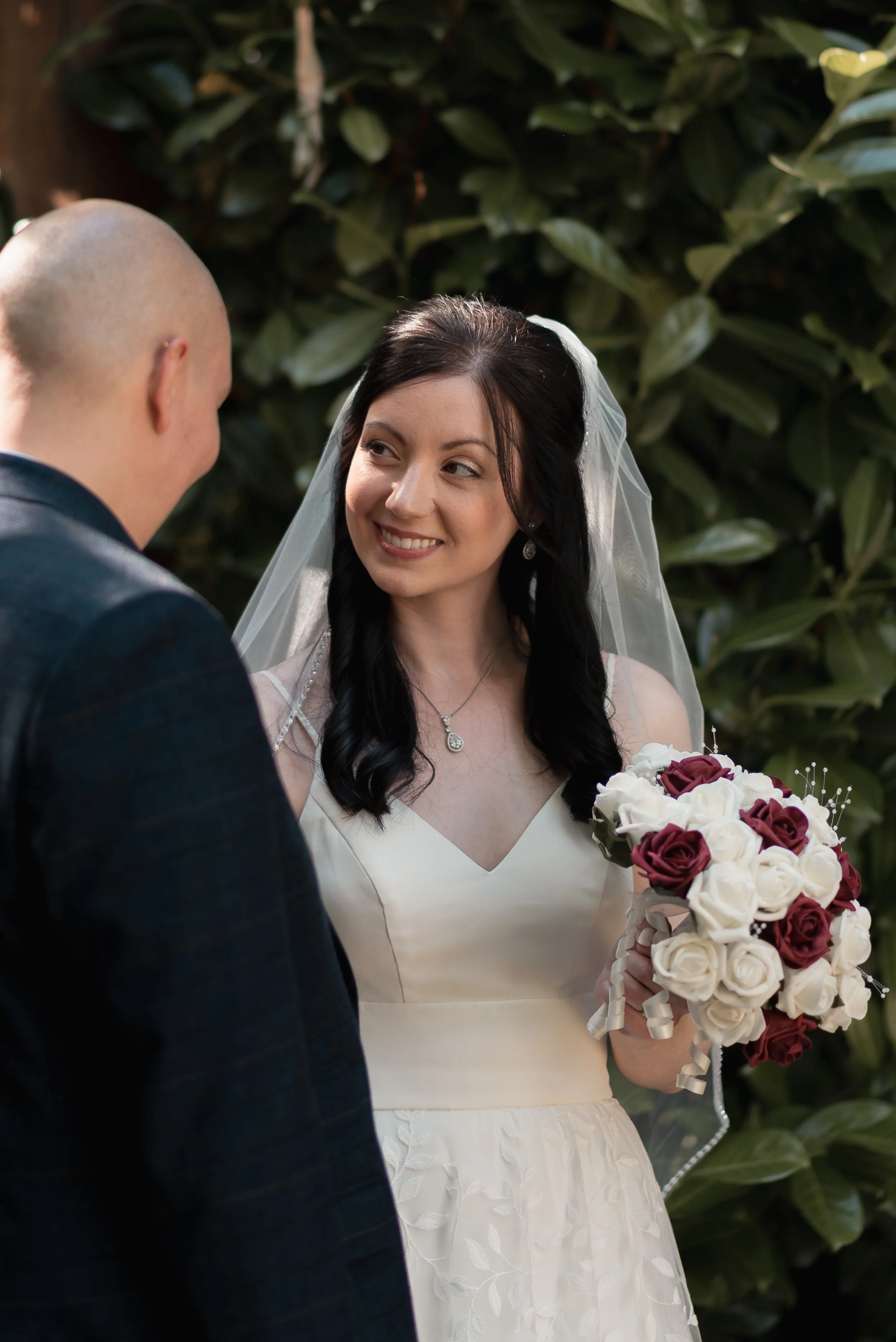millbridge-court-farnham-wedding-portraits-34.jpg
