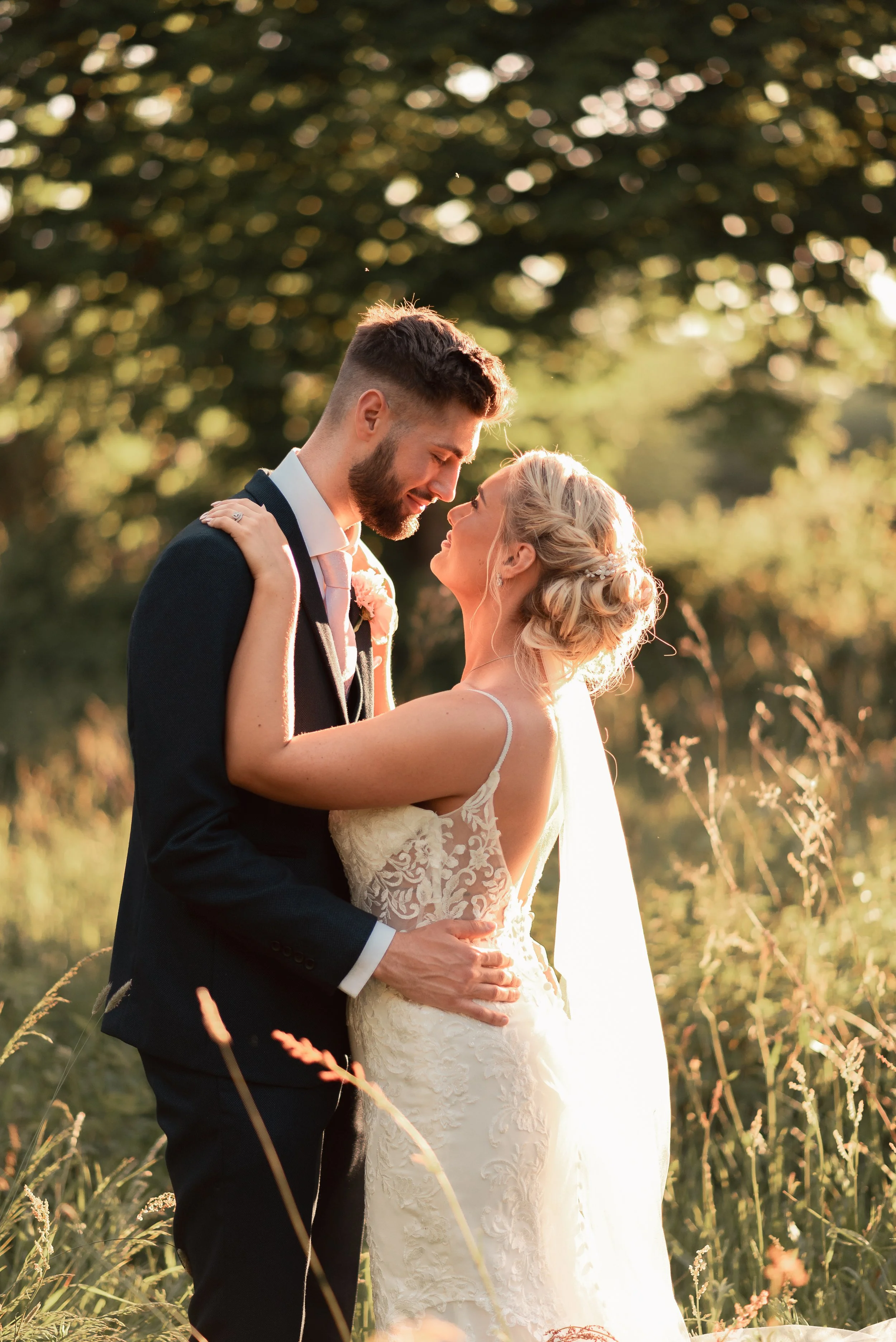 millbridge-court-farnham-wedding-portraits-15.jpg