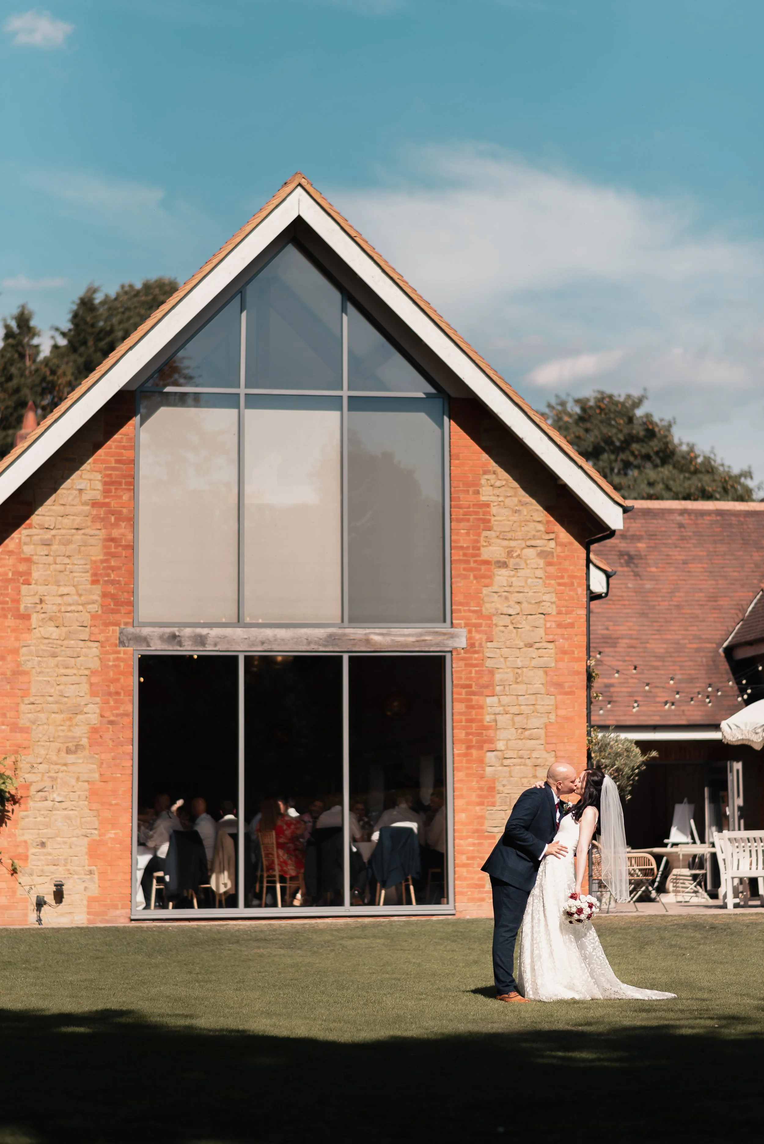 millbridge-court-farnham-wedding-portraits-38.jpg