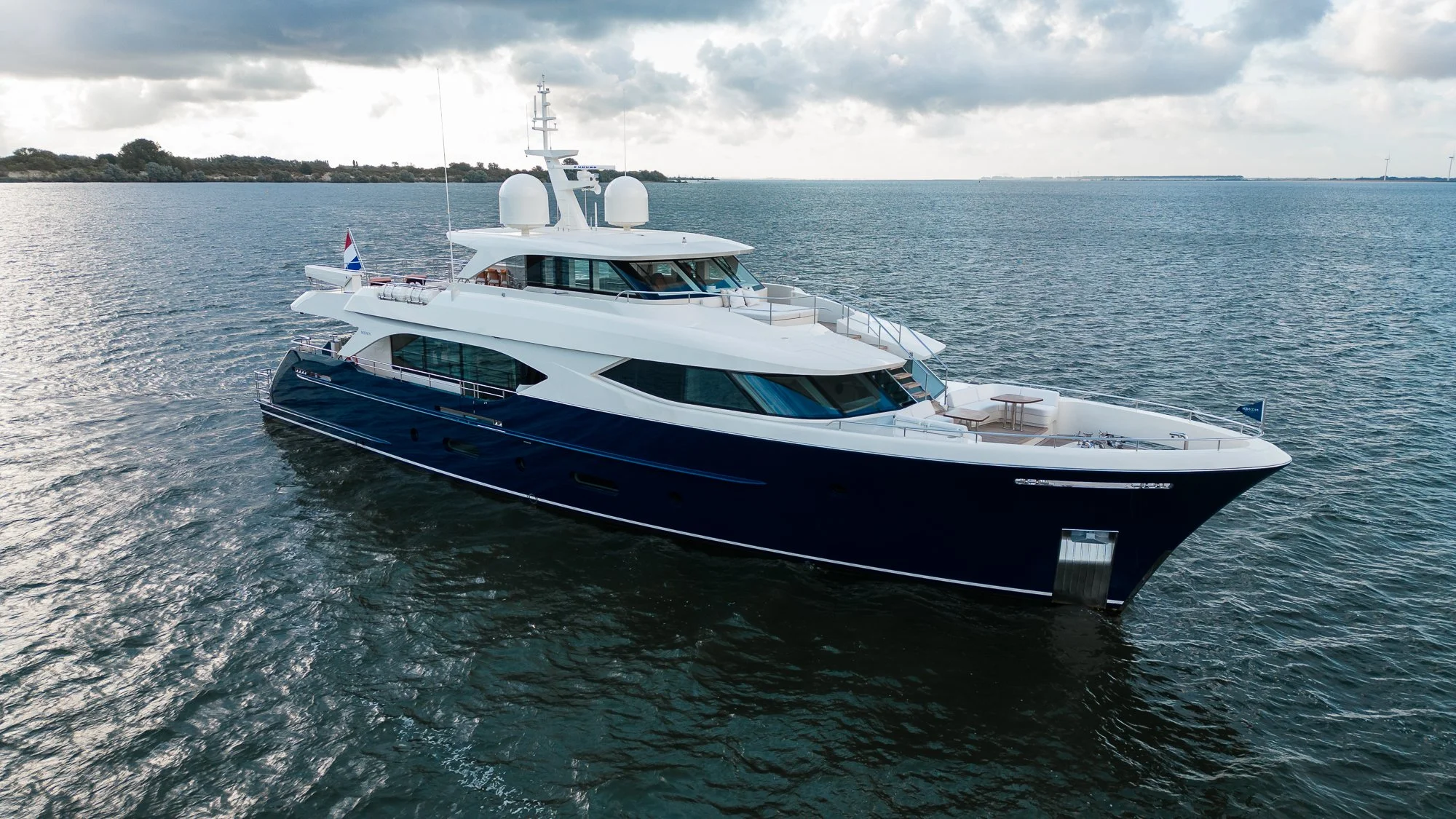 YN202 Moonen 110 Mustique - Exterior (5).jpg