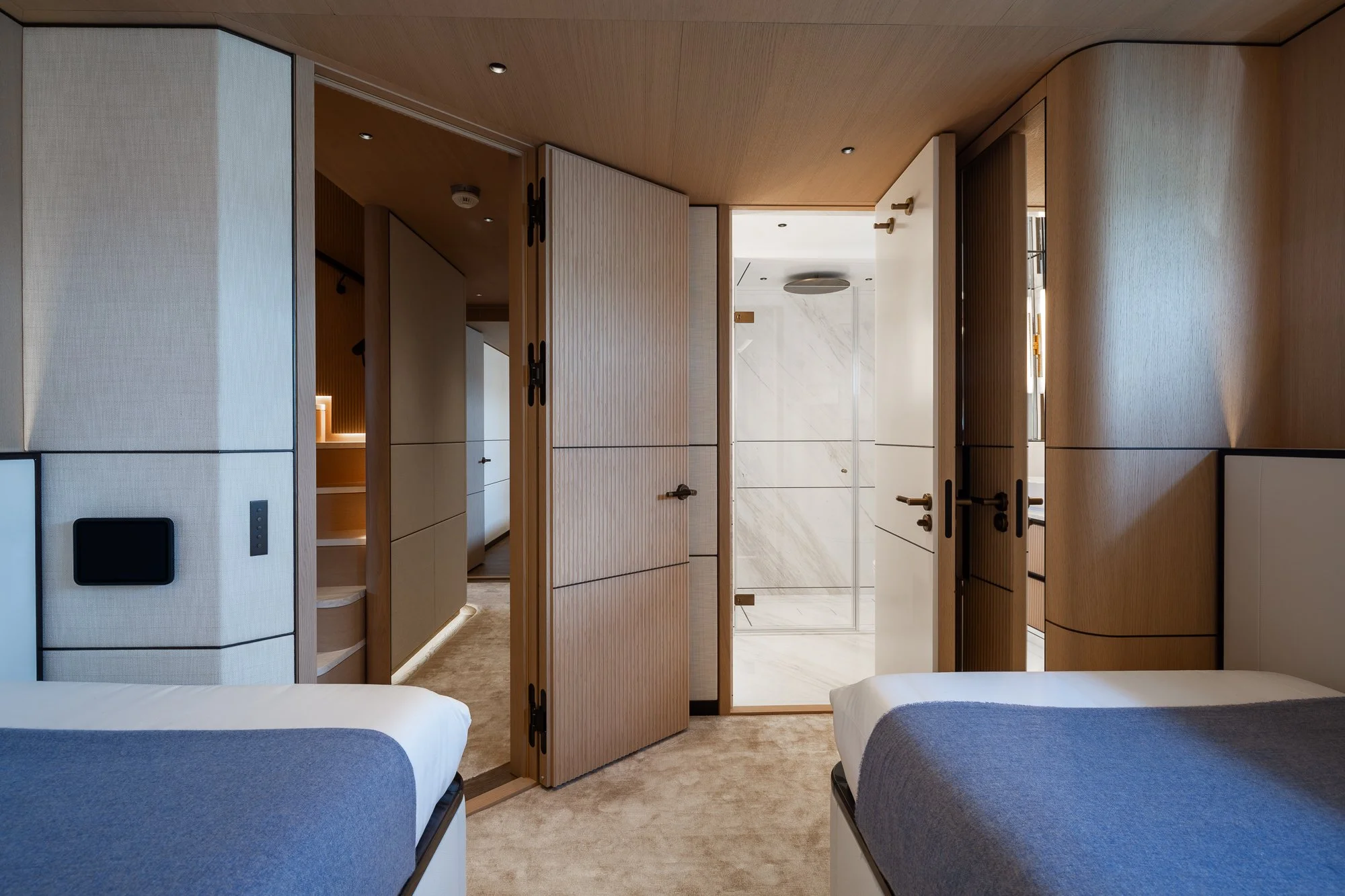YN202 Moonen 110 Mustique - Twin cabin starboard (2).jpg