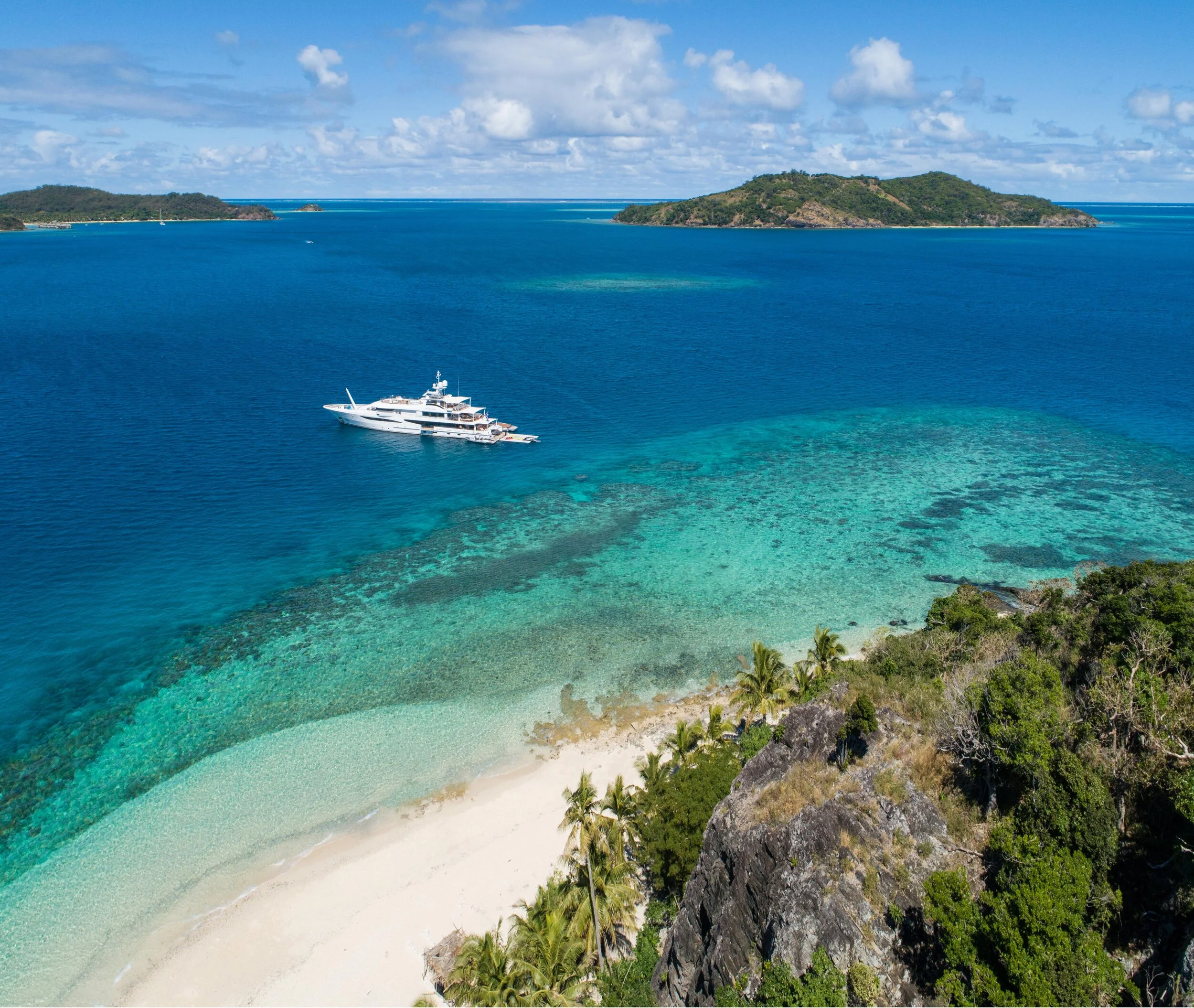 Amels Damen - Driftwood - Christie Yachts