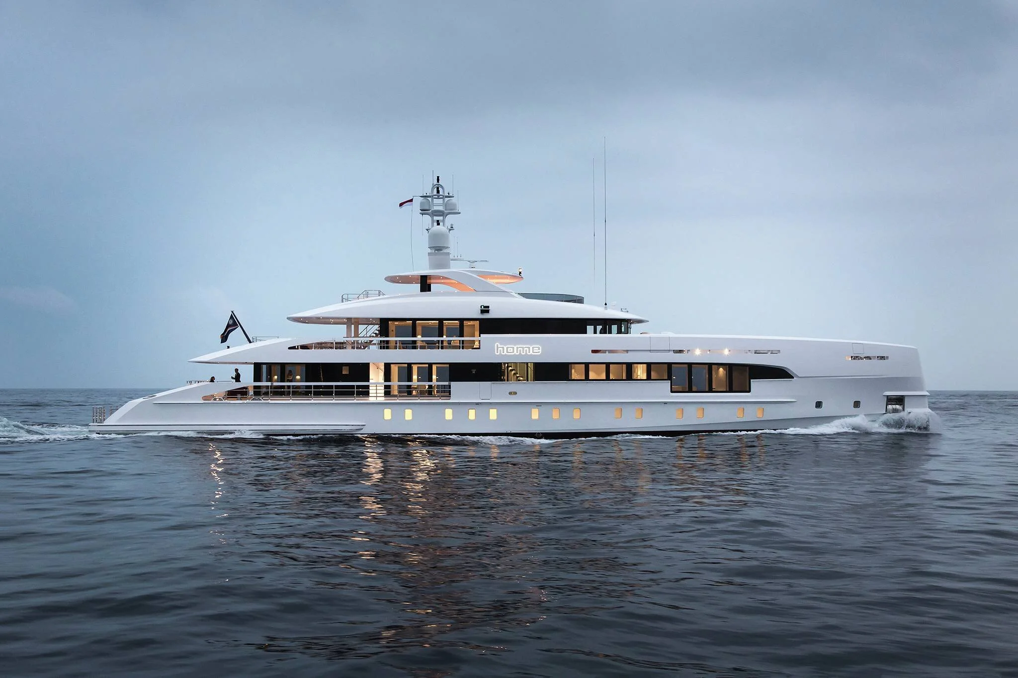 NEW CENTRAL AGENCY FOR SALE: 50m HEESEN