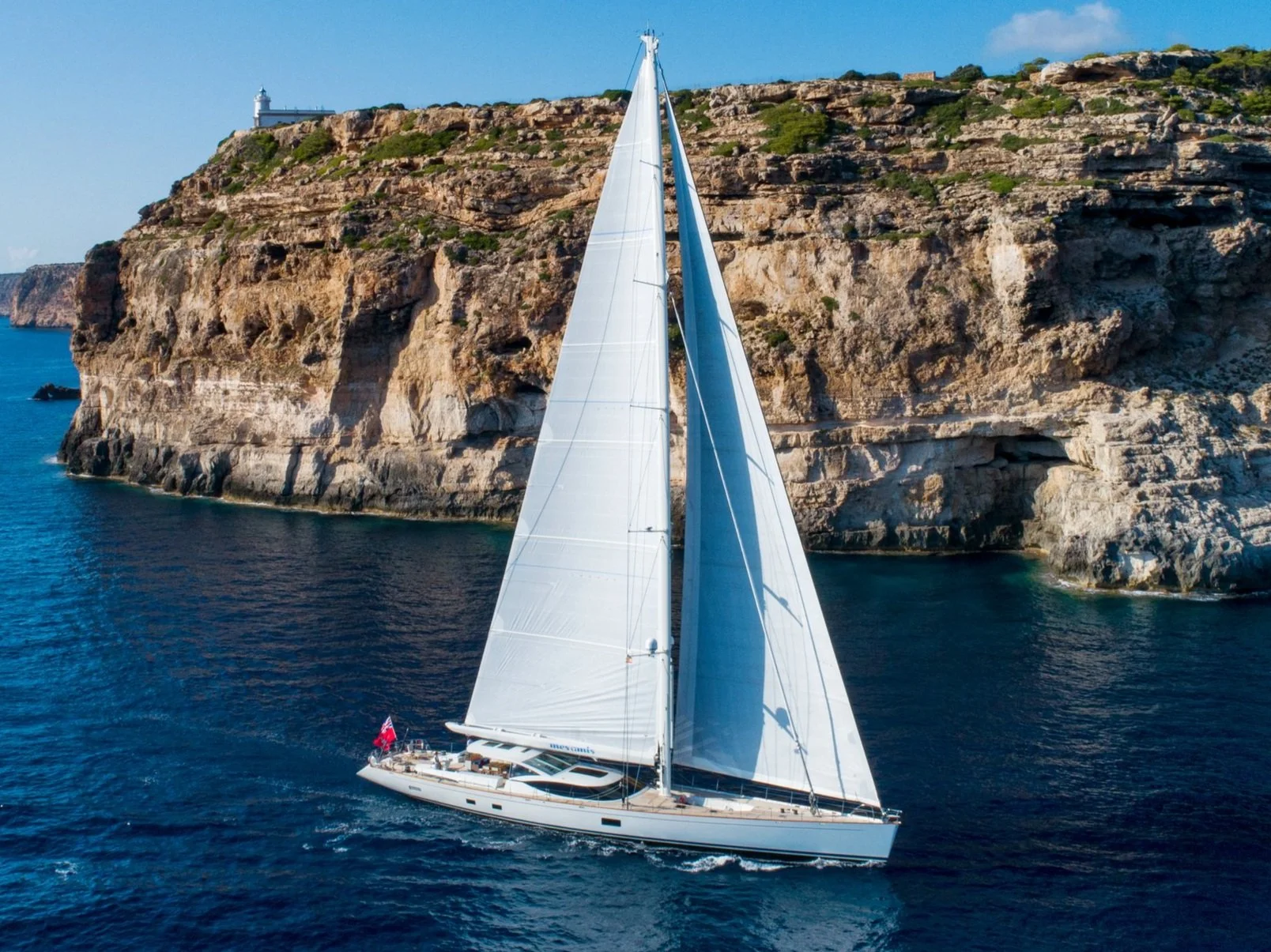 MES AMIS • 44m • FITZROY • 10 GUESTS • EUR 125,000 P/W