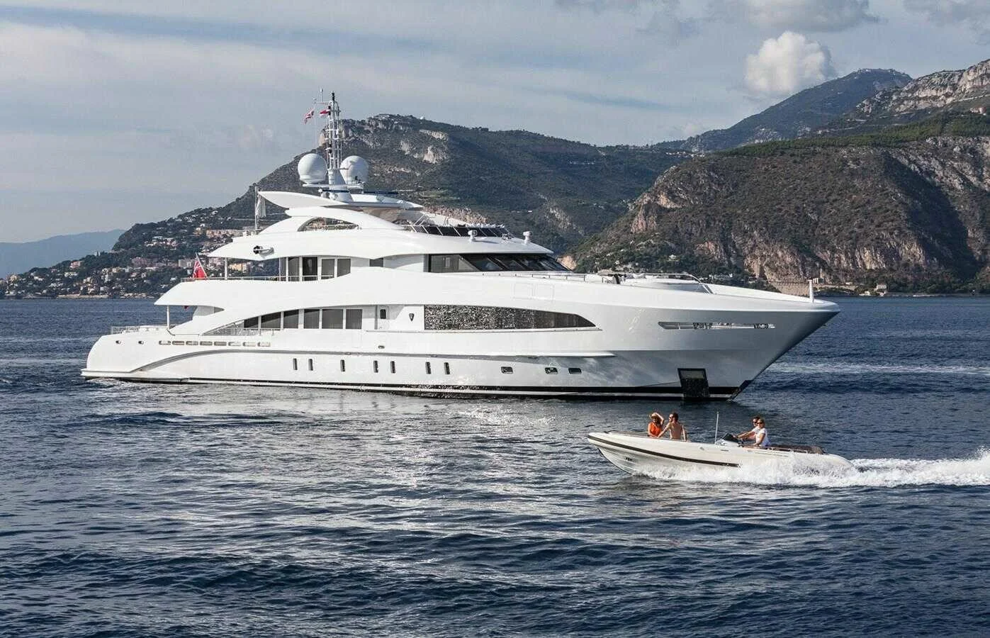 COMO •  50m  •  Heesen  •  EUR 24,500,000 (EU VAT PAID)