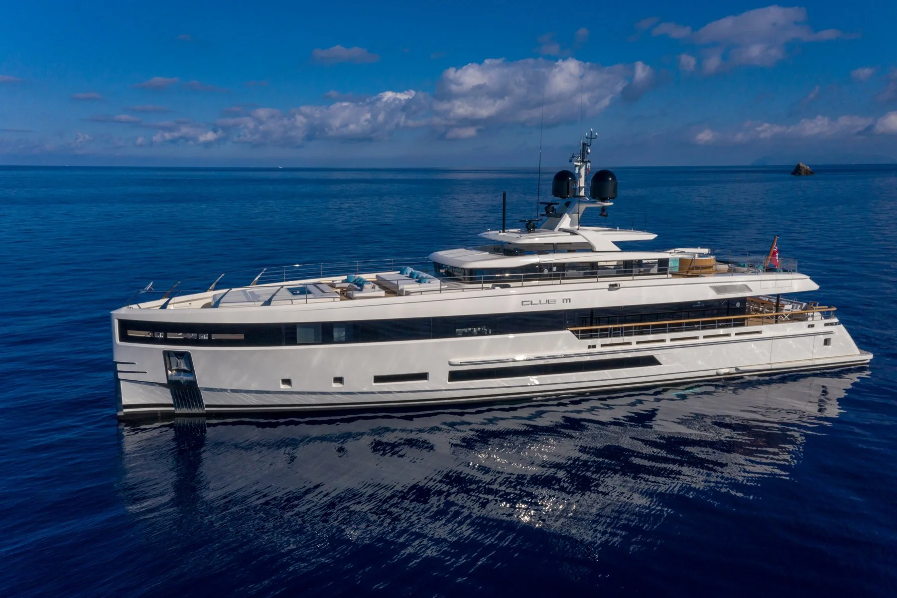 CLUB M •  40m  •  Baglietto  •  EUR 17,900,000