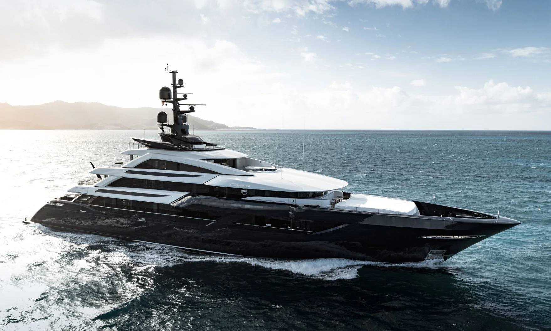 RESILIANCE • 65m • ISA • 12 GUESTS • EUR 600,000 P/W