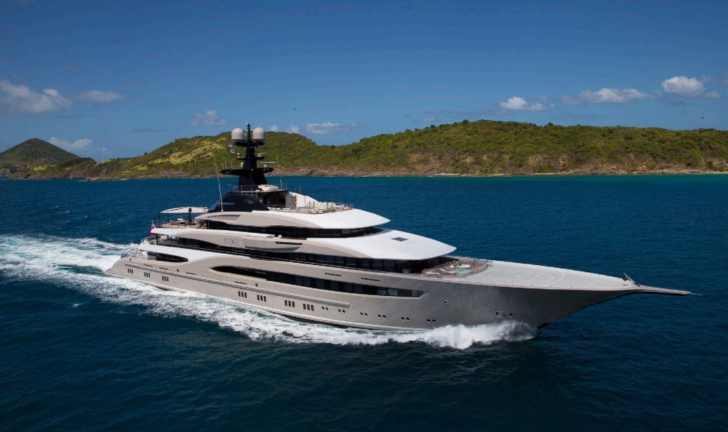 KISMET, 95m Lurssen, acted for Buyer