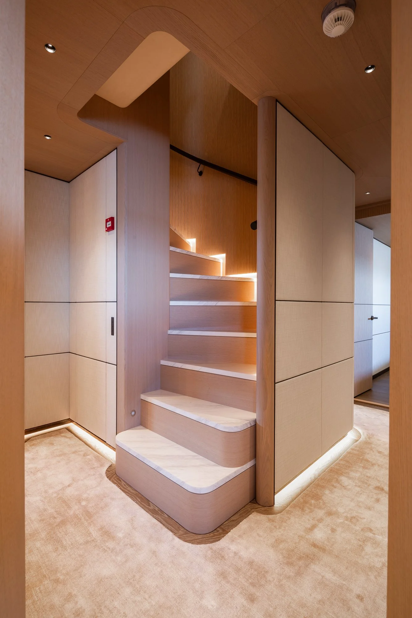 YN202 Moonen 110 Mustique - Staircase Lower deck.jpg