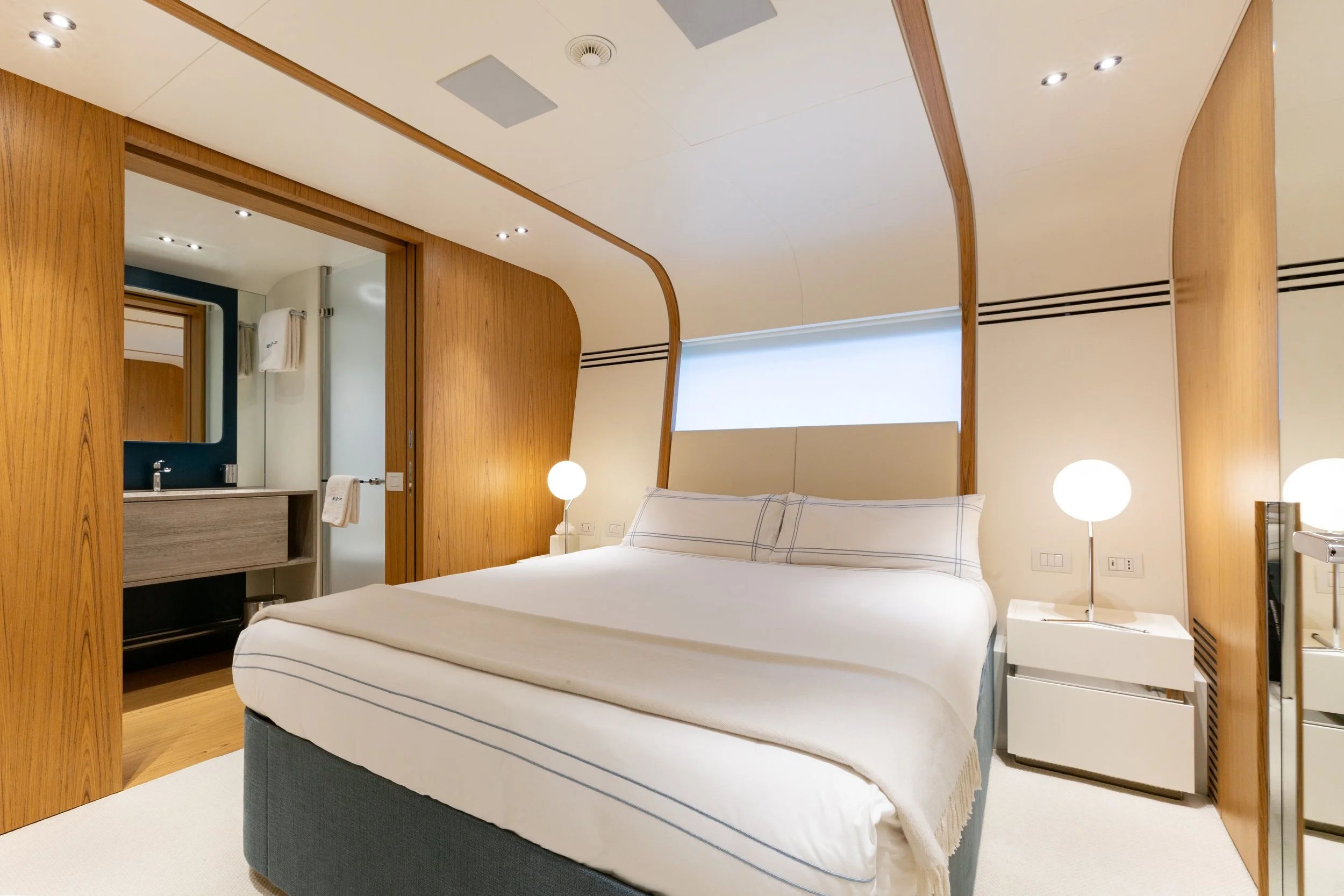 Benetti Motopanfilo for sale 11.jpg