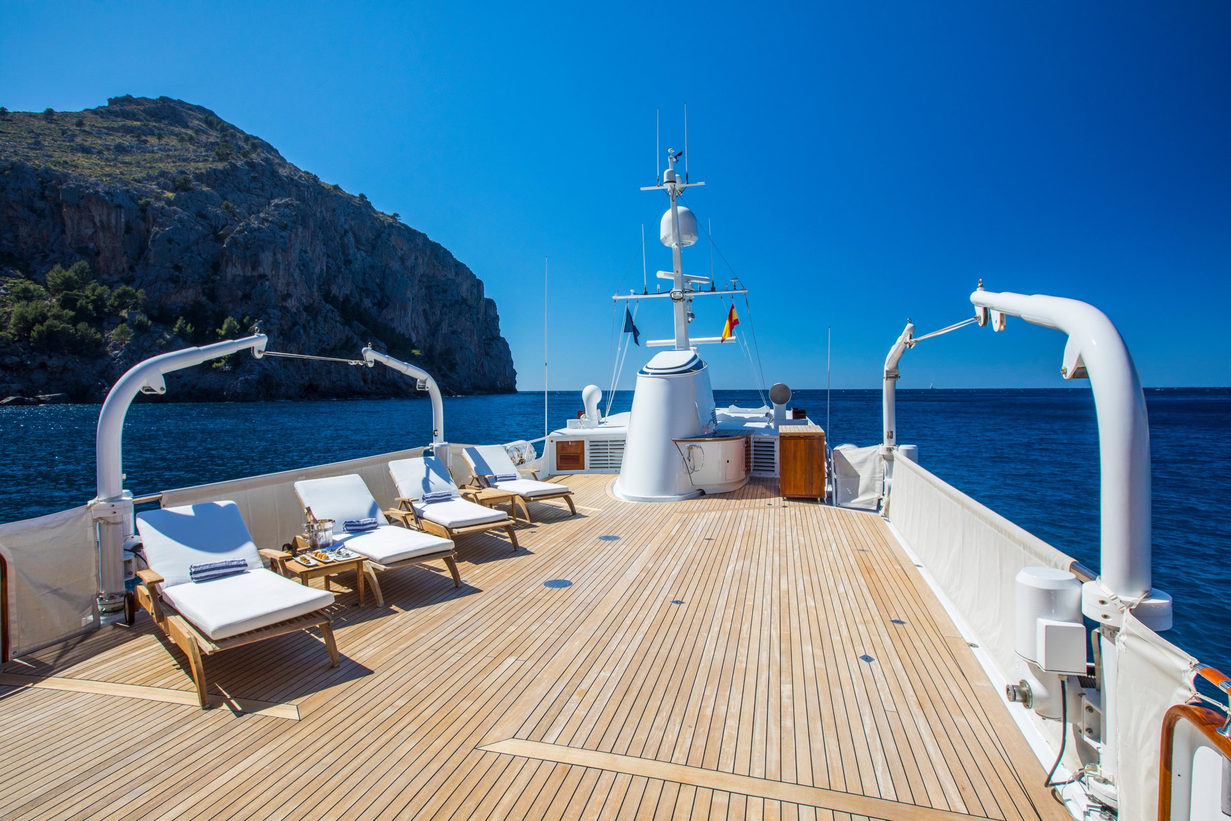 Heavenly Daze © YachtShot H171.JPG