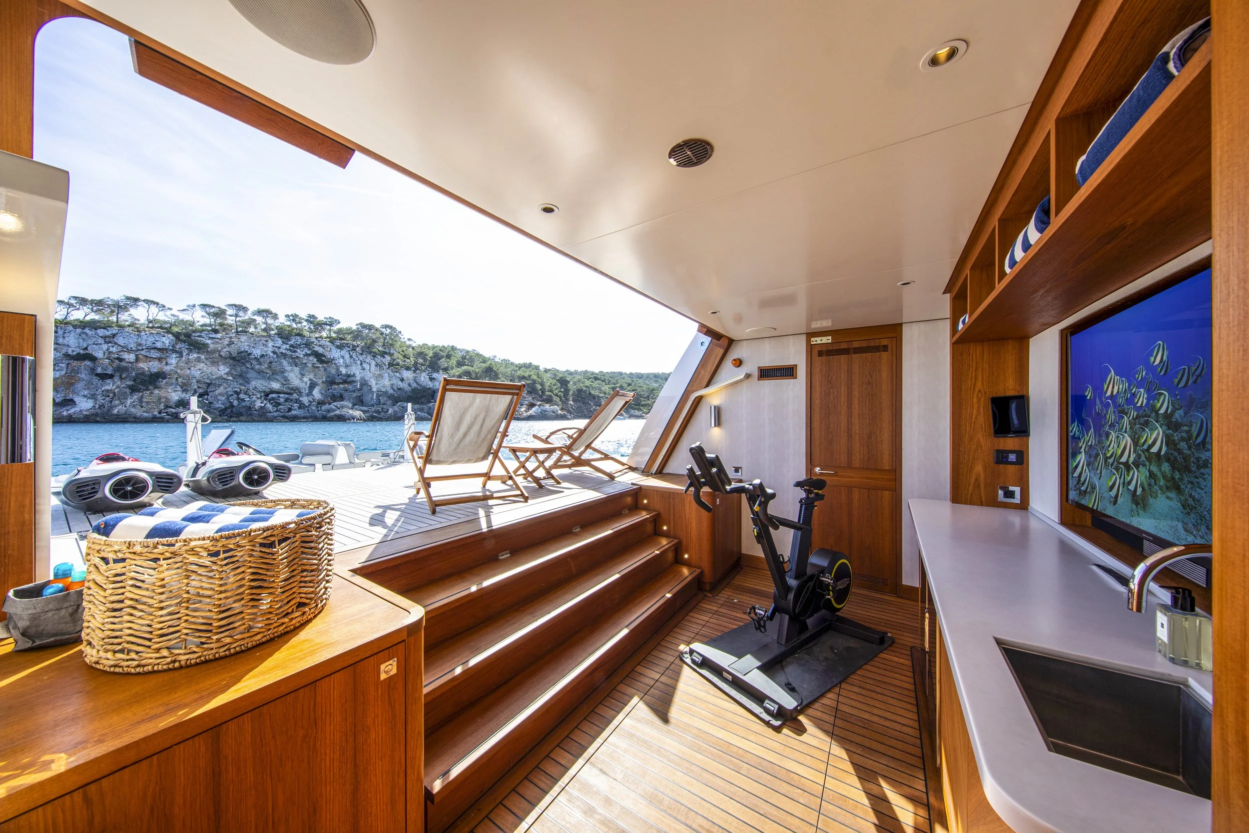 Delta One © YachtShot H121.JPG