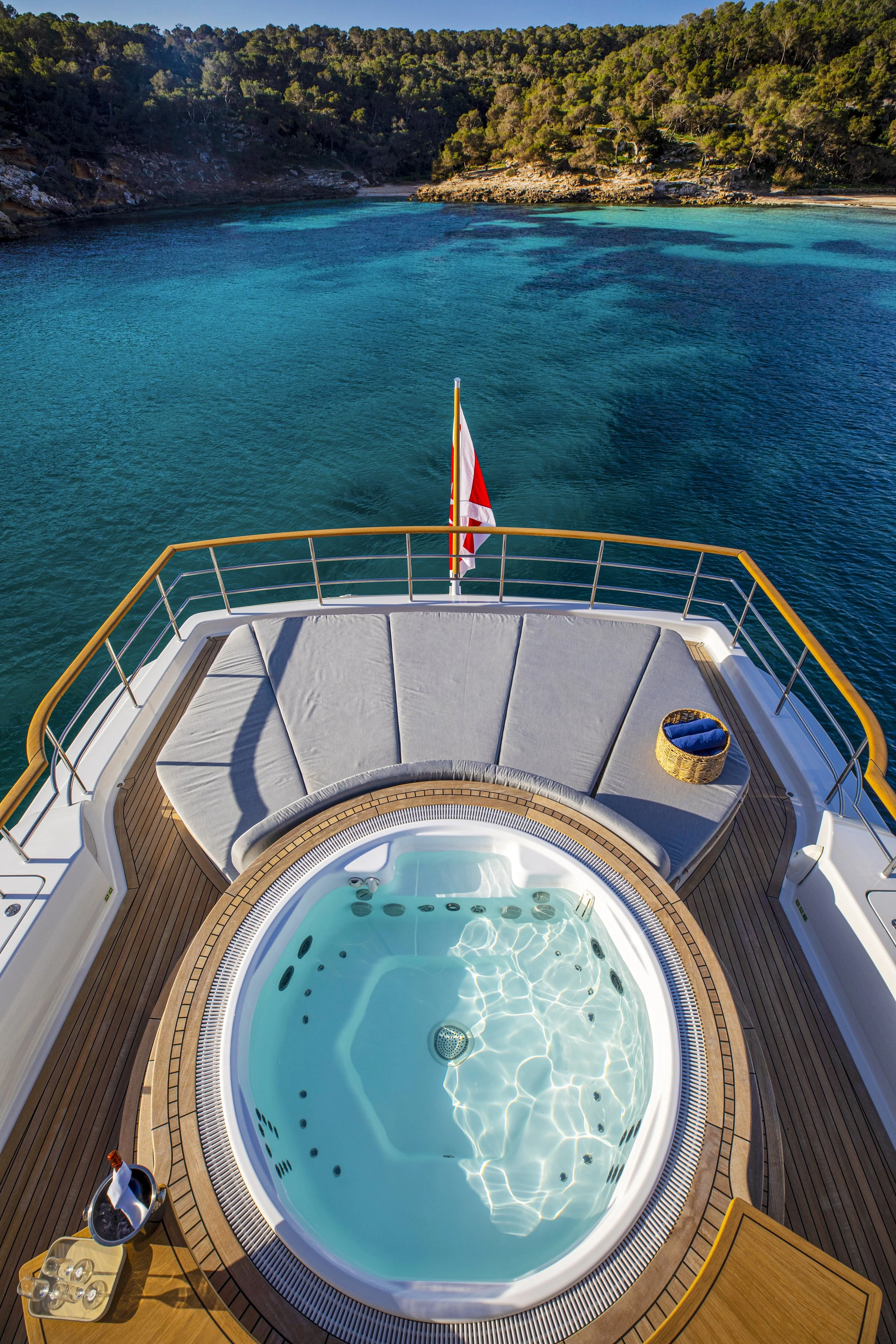 Delta One © YachtShot H104.JPG