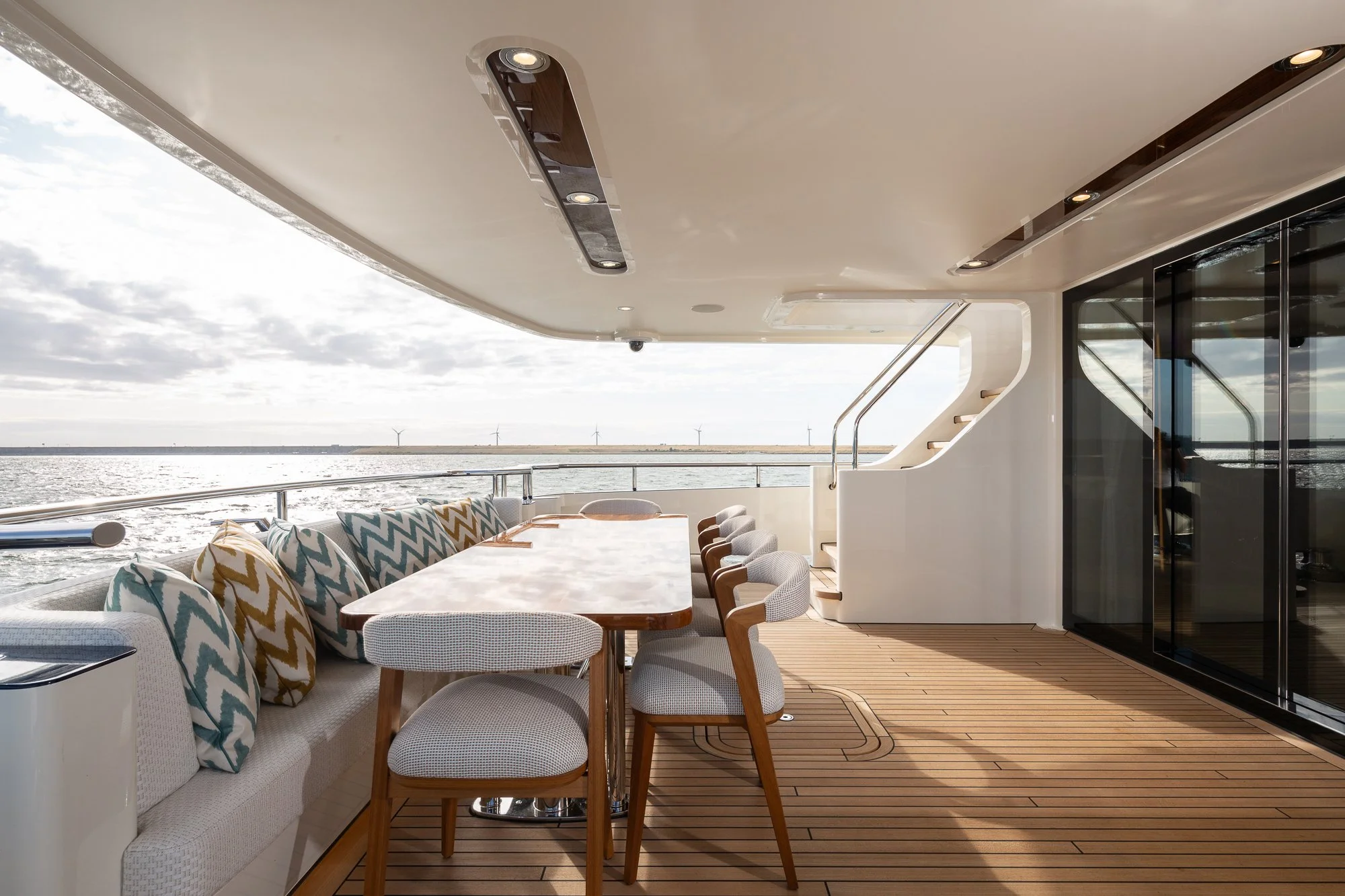 YN02 Moonen 110 Mustique - Main deck aft (1).jpg