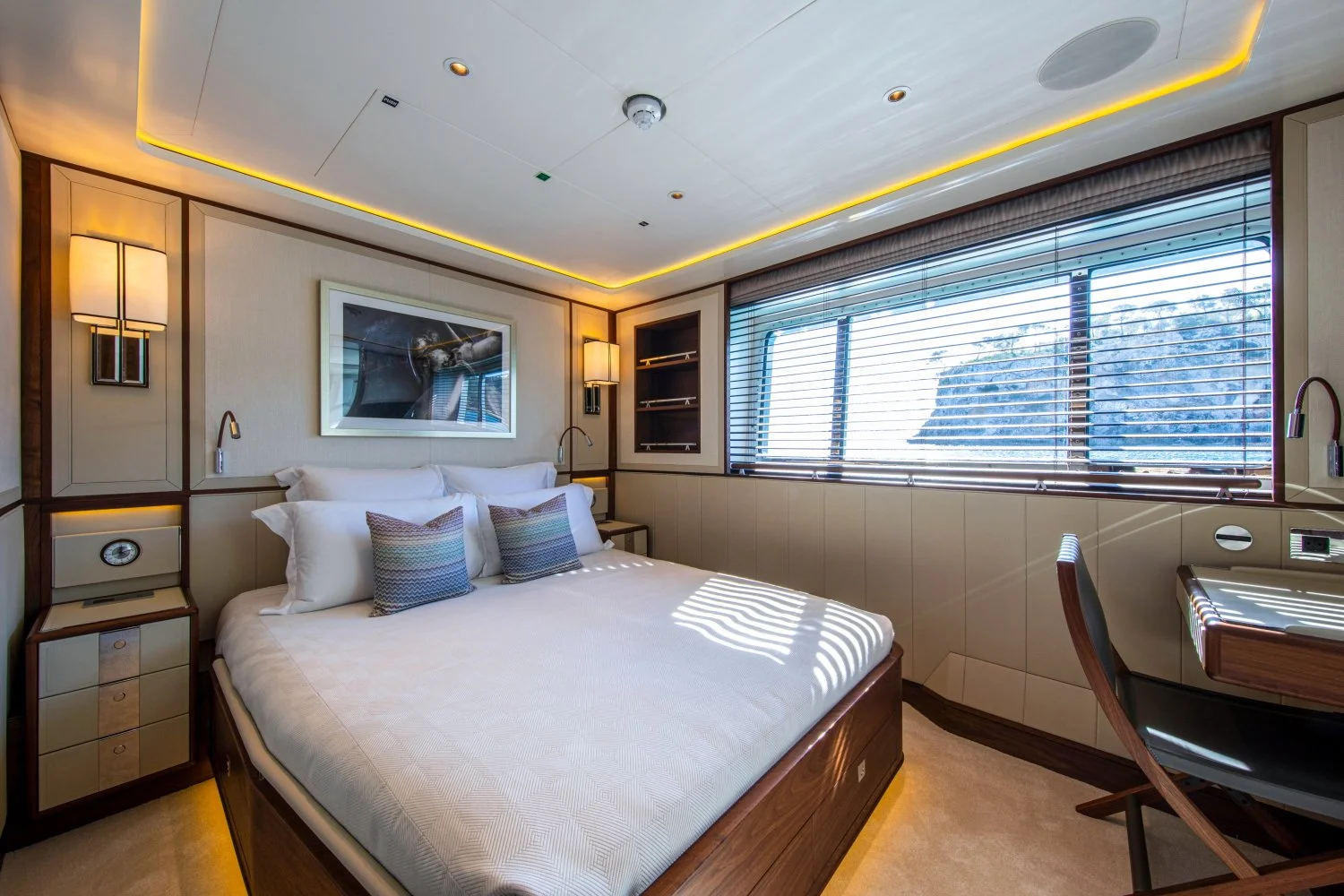 Delta One © YachtShot X075.JPG