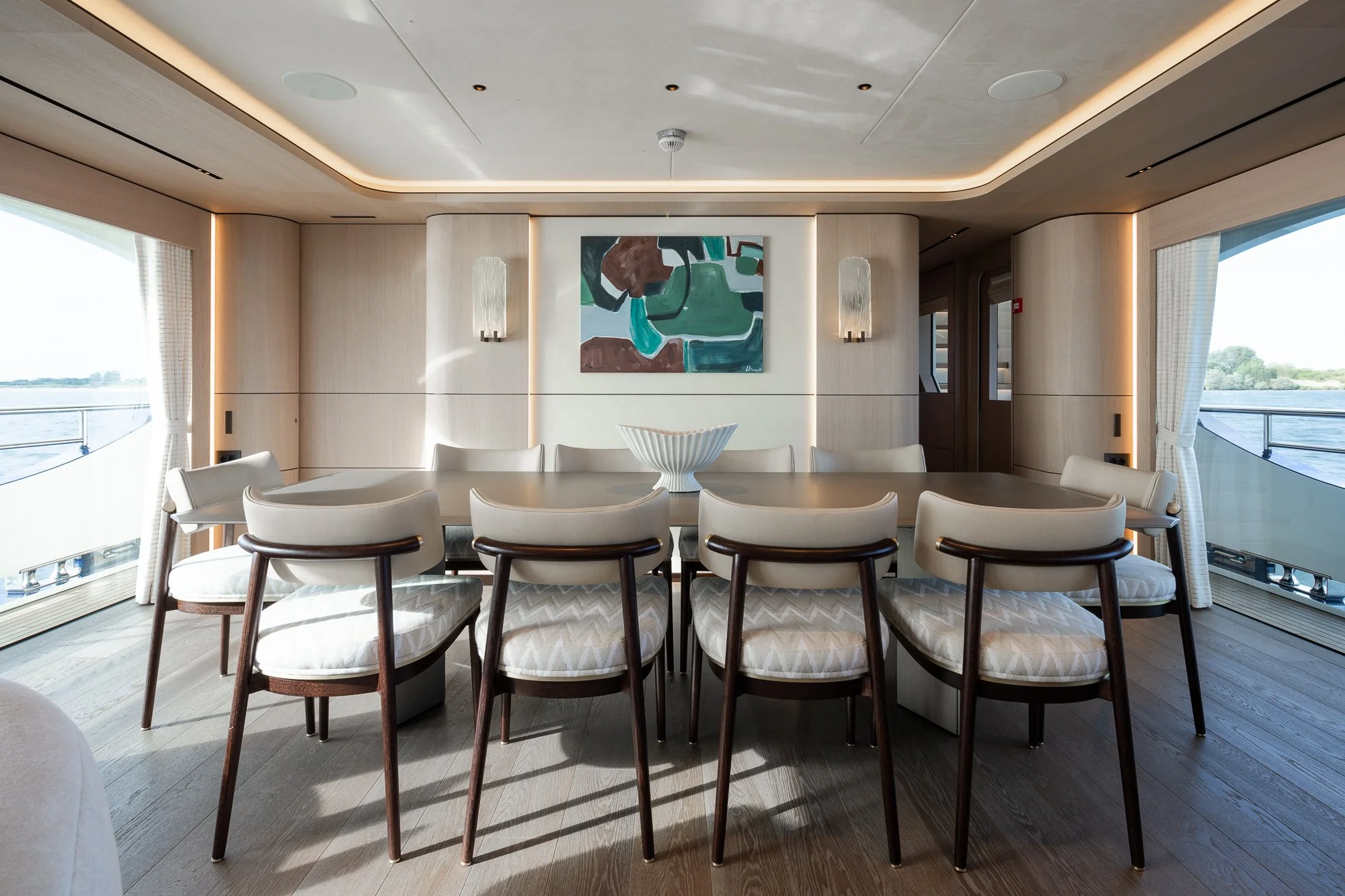 YN202 Moonen 110 Mustique - Salon Dining.jpg