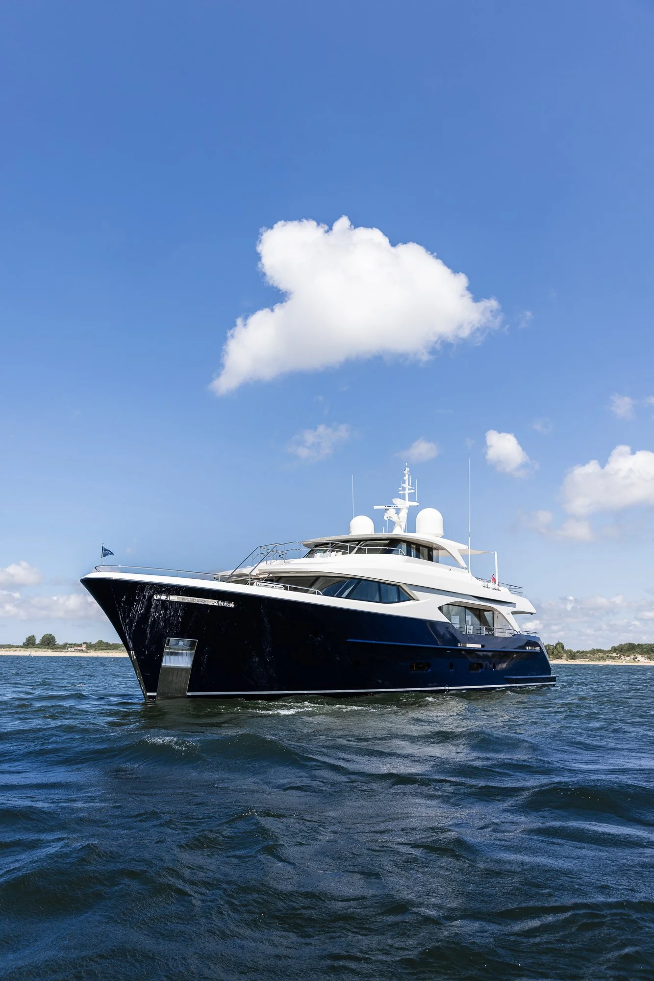 YN202 Moonen 110 Mustique - Exterior (7).jpg