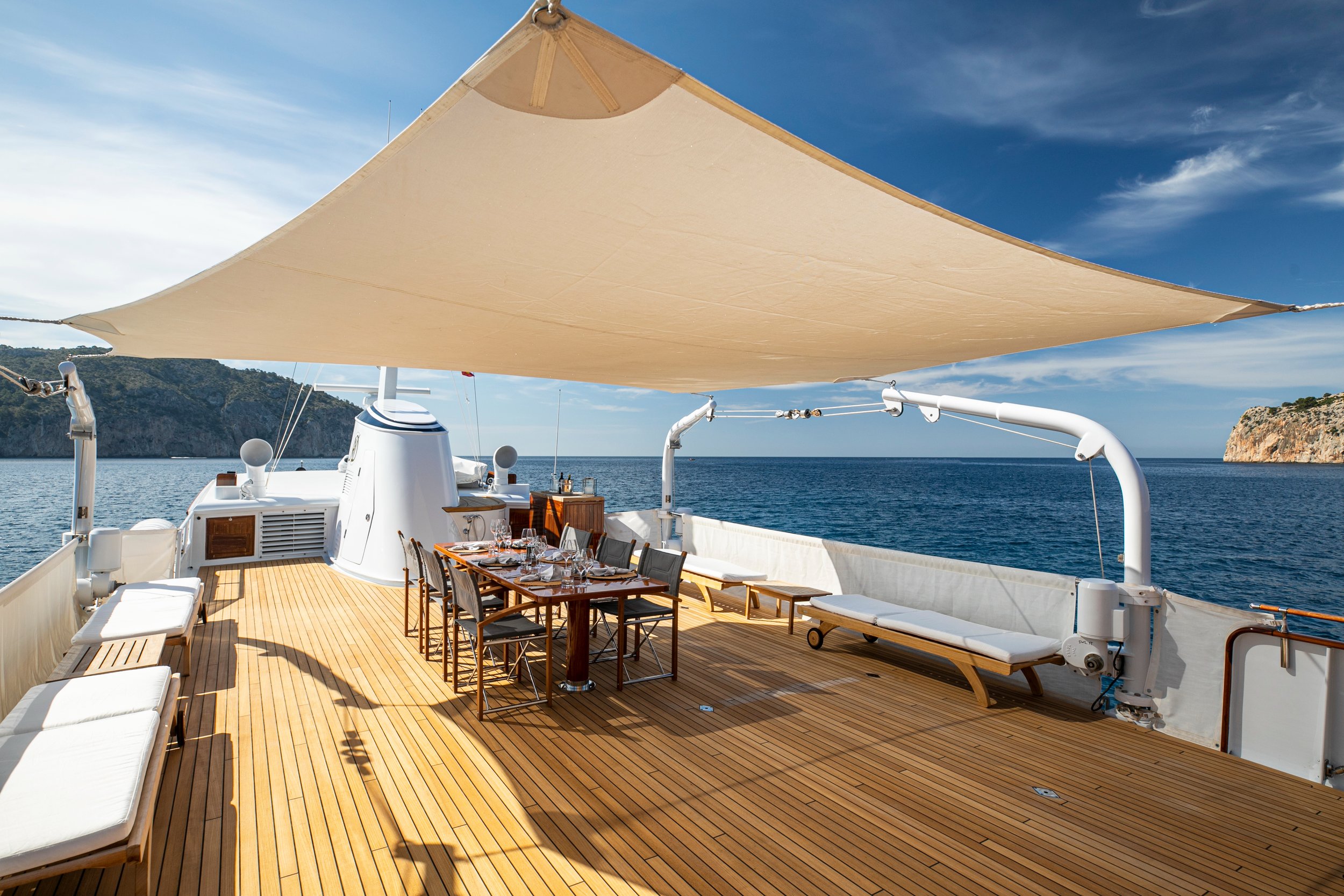 Heavenly Daze © YachtShot H071.JPG