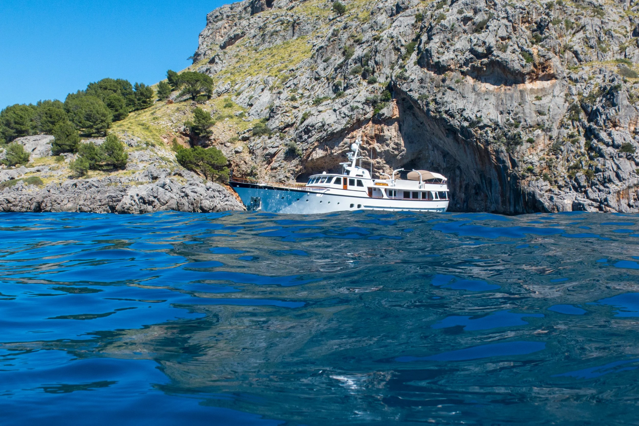 Heavenly Daze © YachtShot H166.JPG