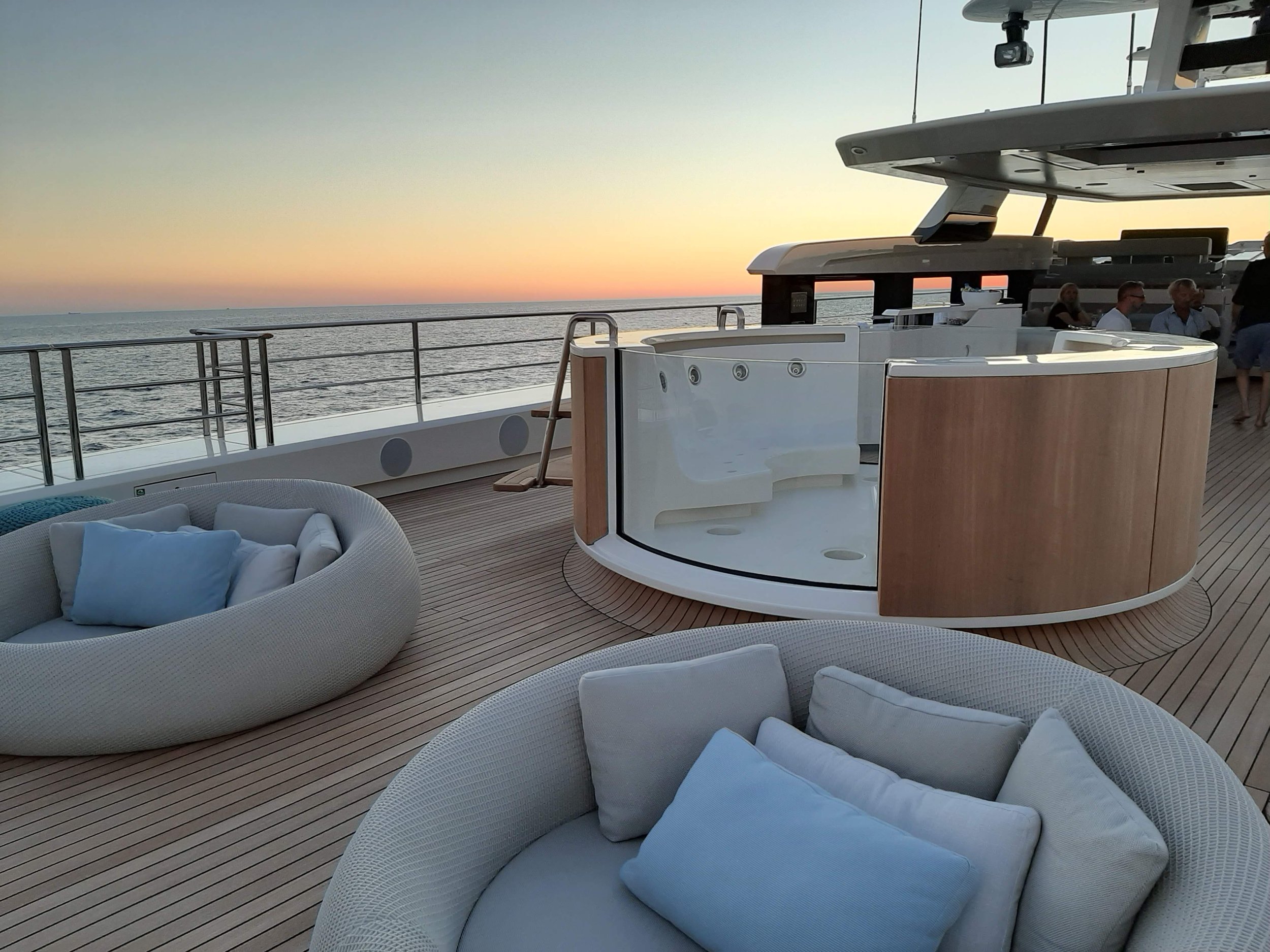 MY CLUB M exterior (8).jpg